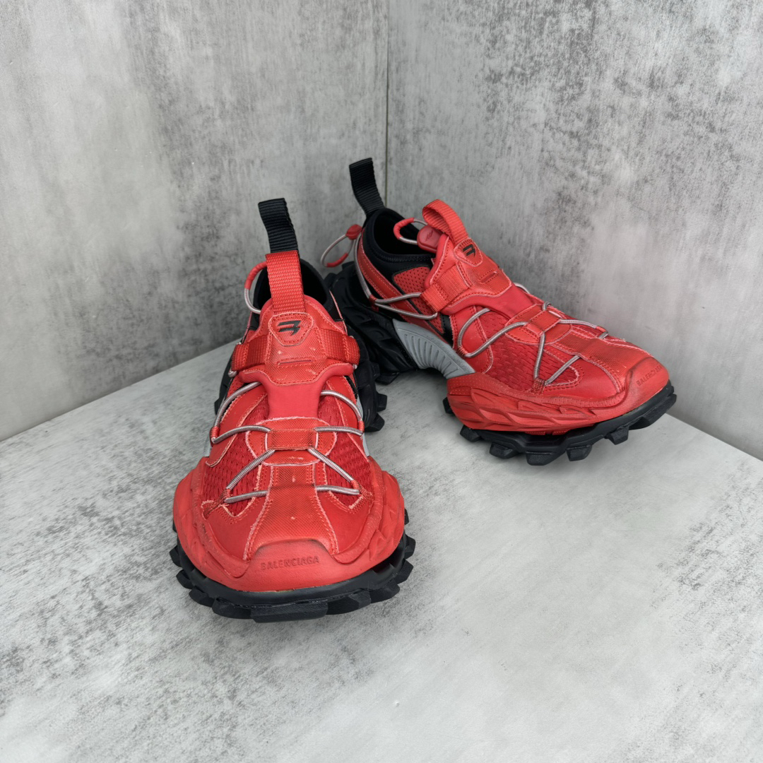 Balenciaga Track 15 Sneakers Red