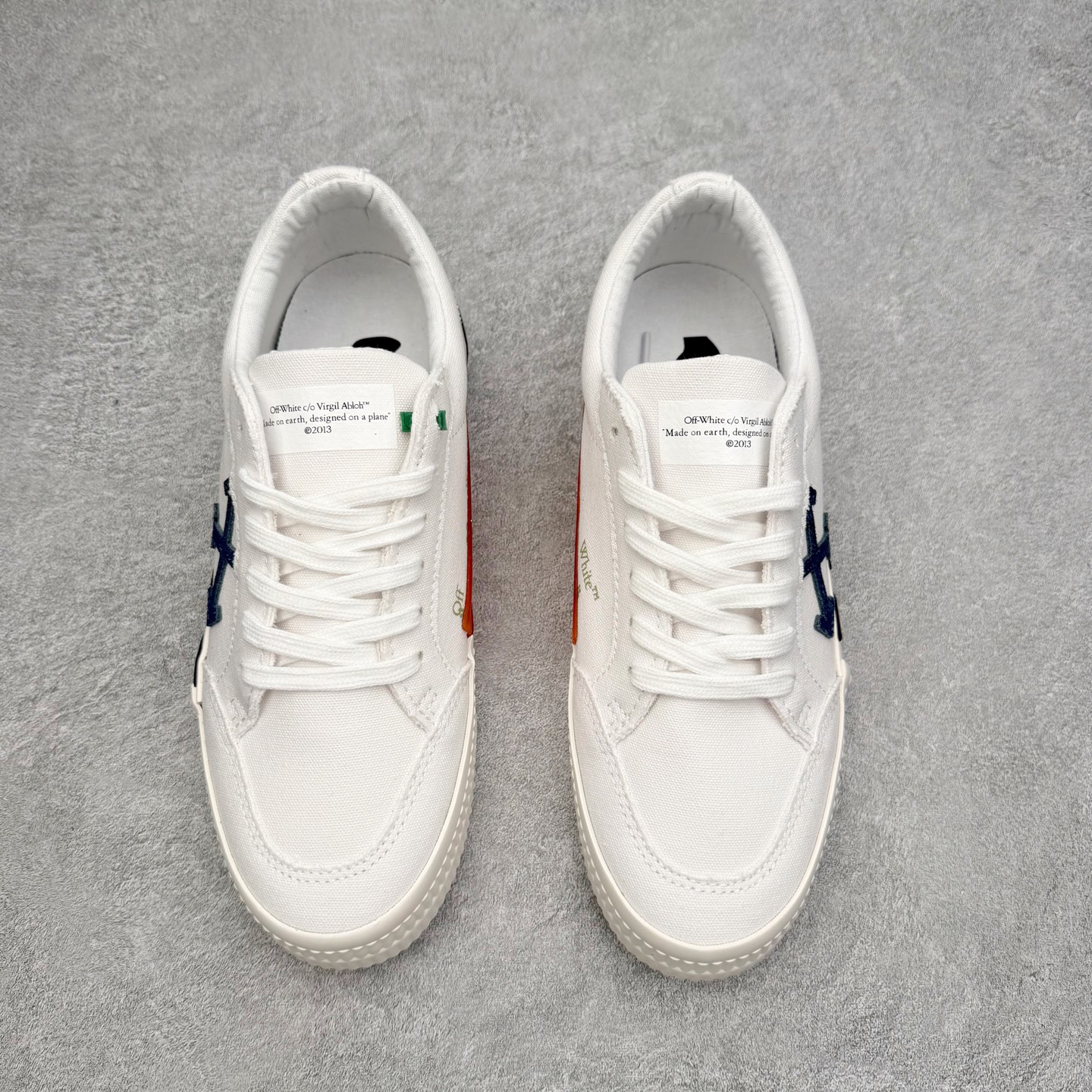 Off-White Low-Top Sneakers White