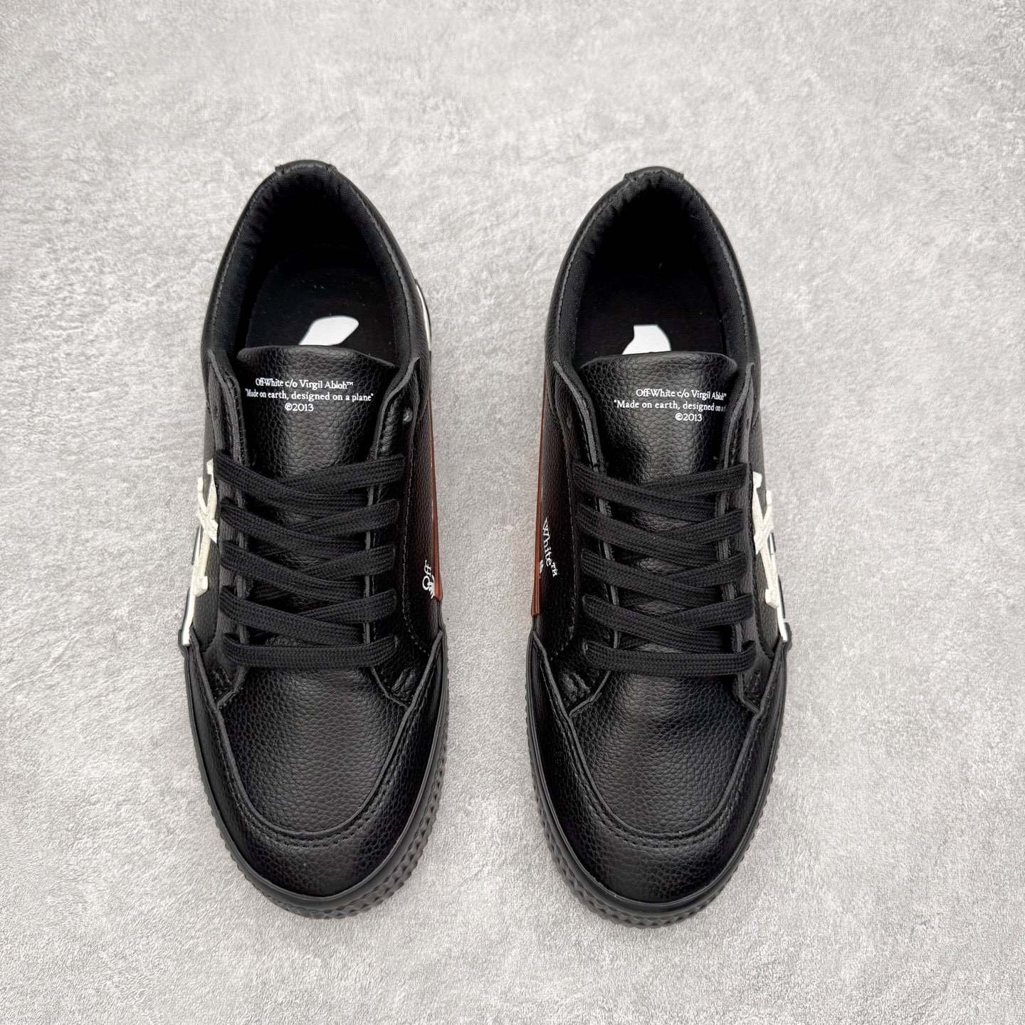 Off-White Low-Top Sneakers Black