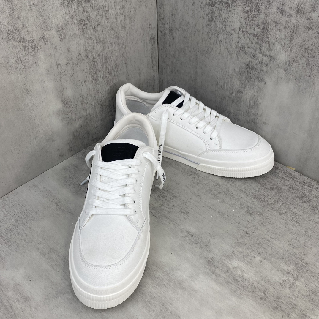 Off-White Low Vulcanized Canvas Sneaker White
