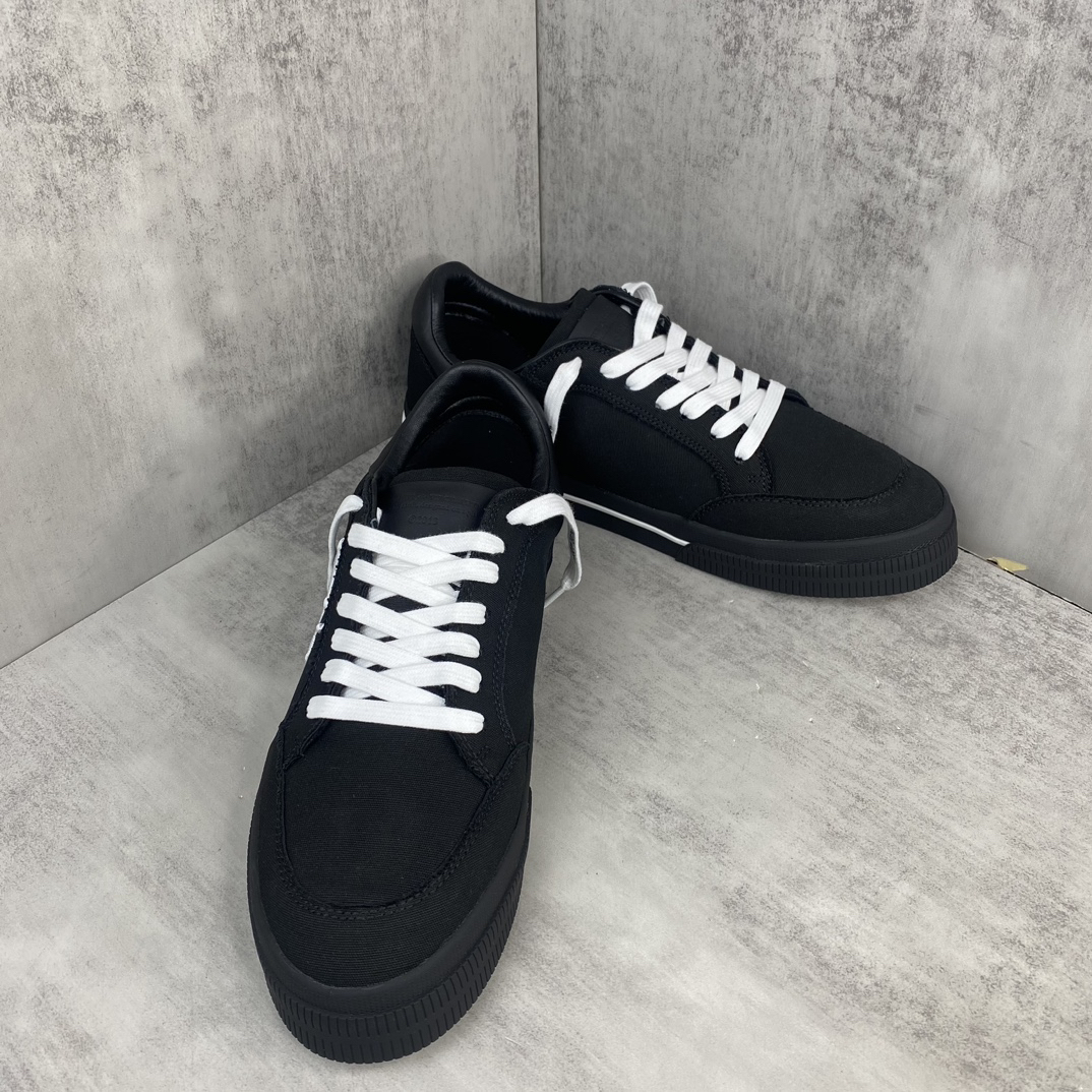 Off-White Low Vulcanized Canvas Sneakers Black
