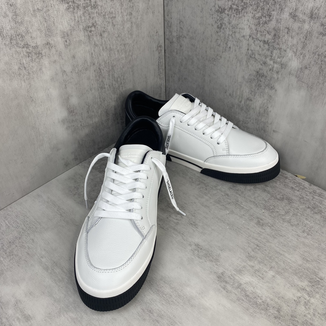 Off-White Low Vulcanized Sneakers White/Black