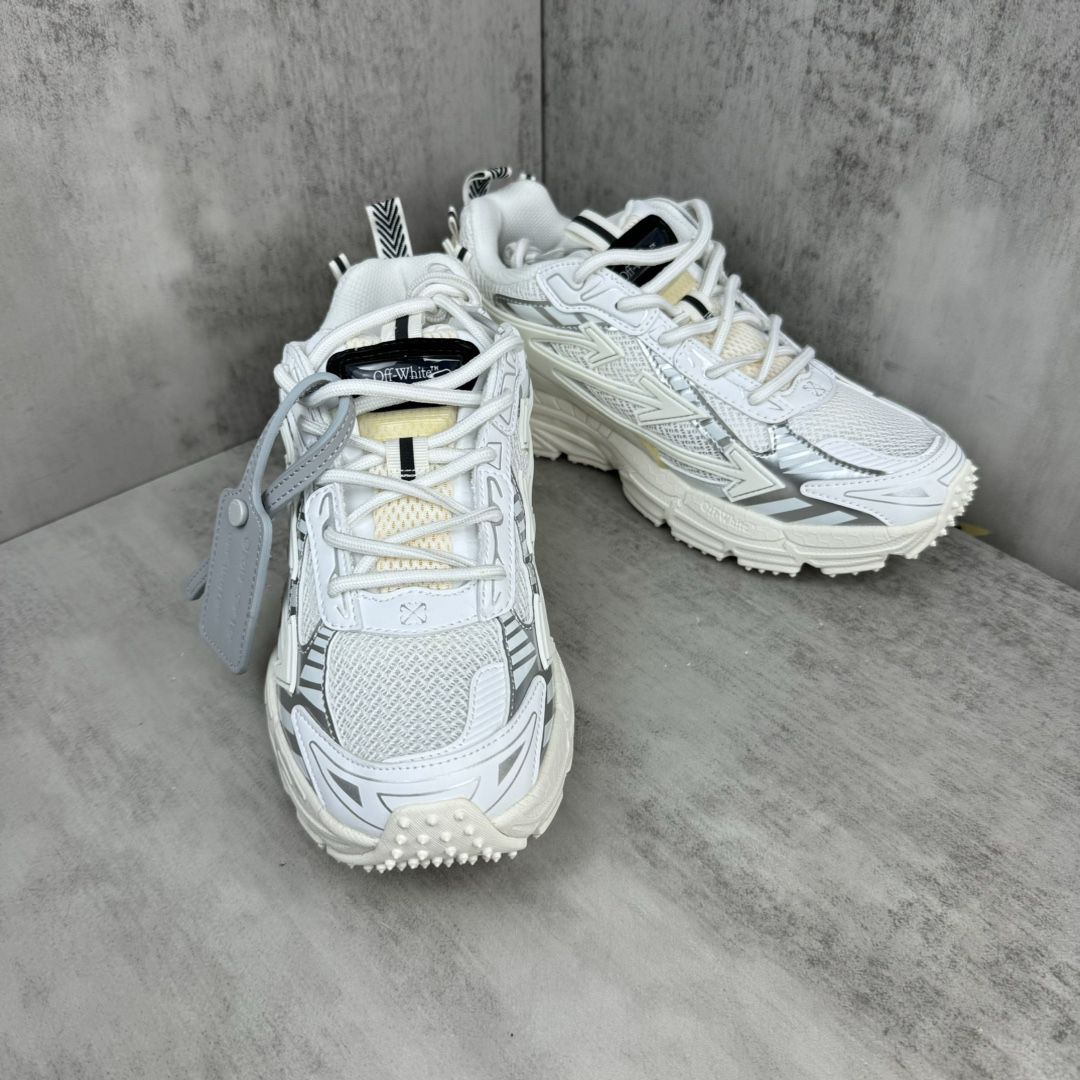 Off-White CO/V Runner Sneakers White