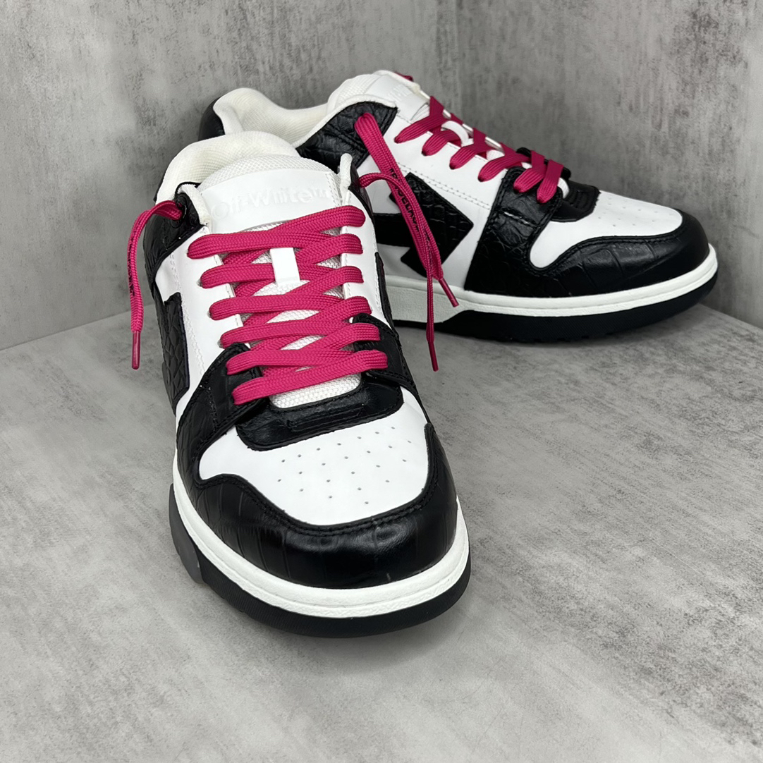 Off-White Low-Top Sneaker Black/White