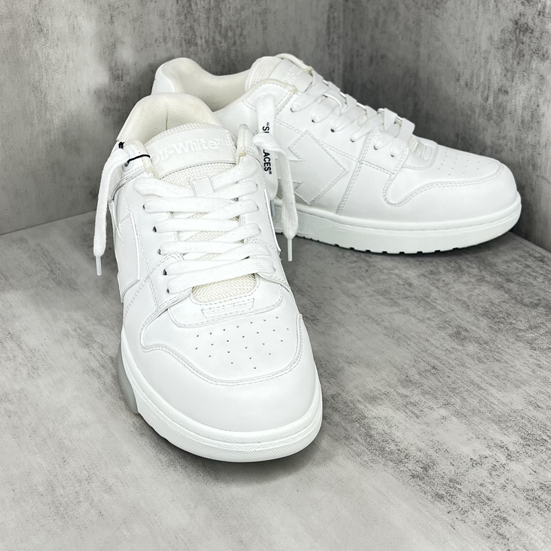 Off-White Low-Top Sneakers White