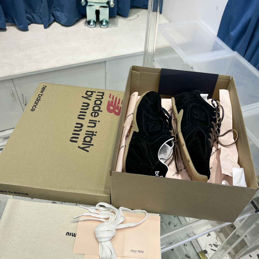 Miu Miu x New Balance 530 Sneakers Black