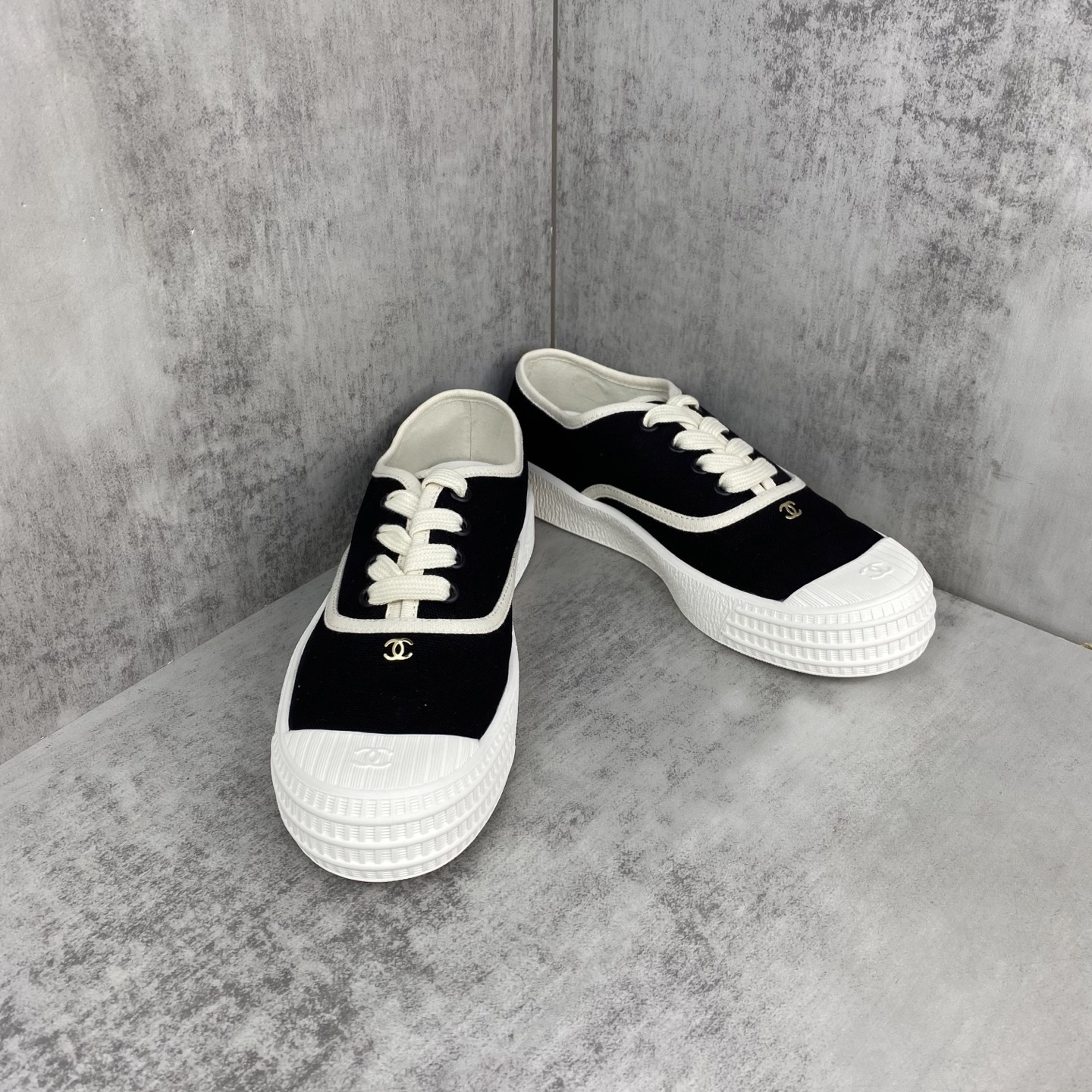 Chanel Vintage Canvas Sneakers Black/White