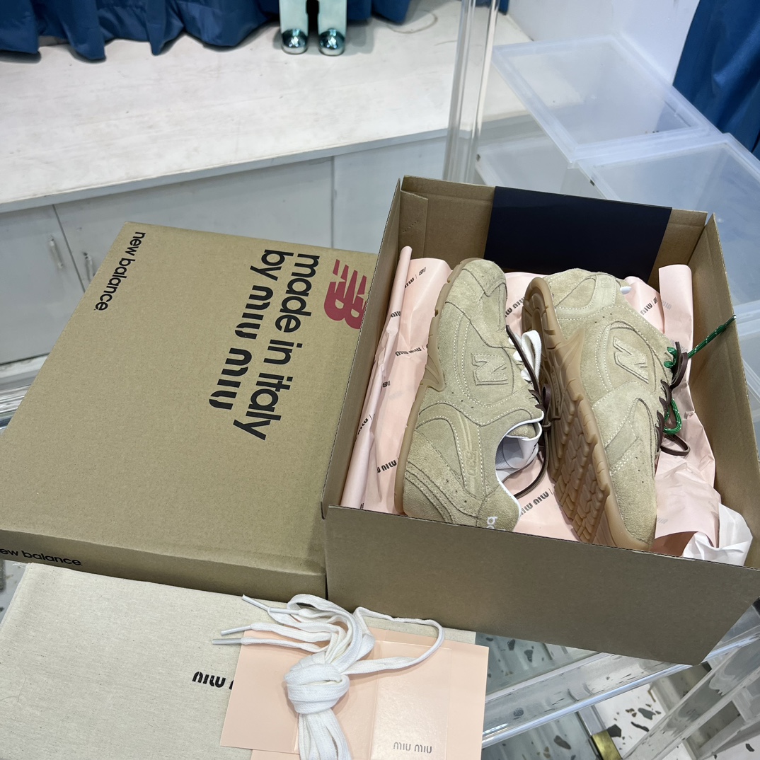 New Balance 530 Suede Sneaker Brown