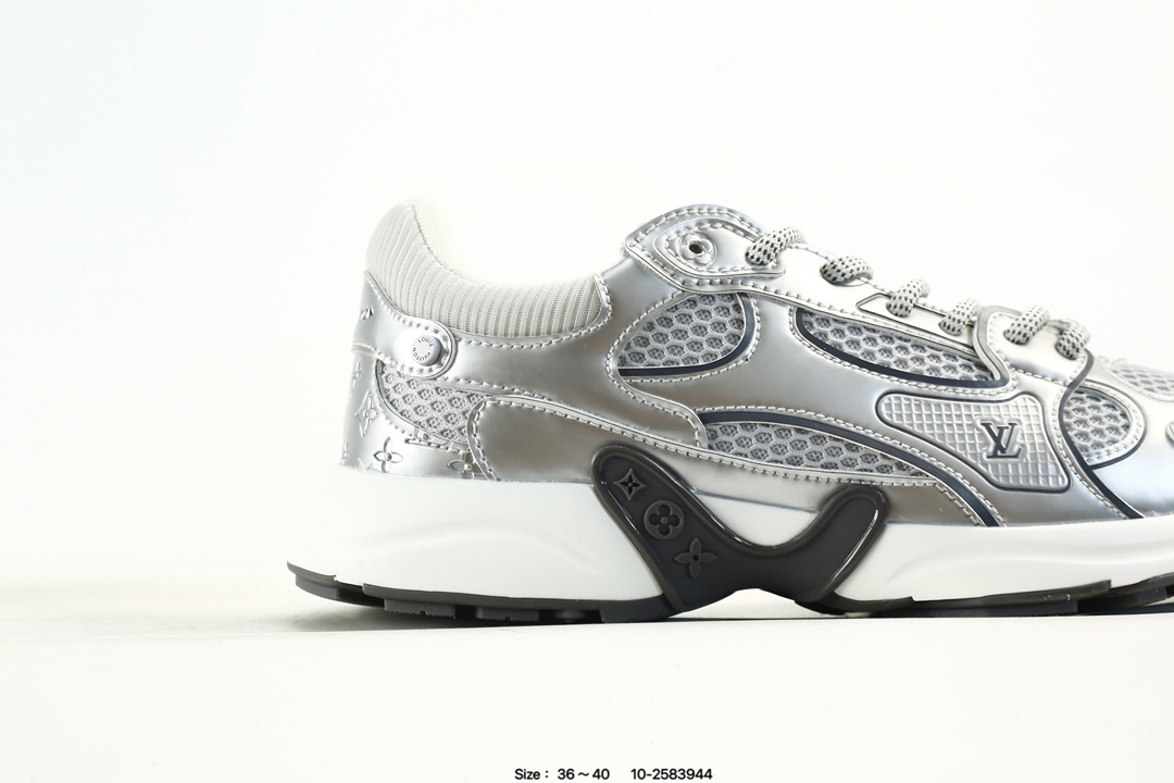 Louis Vuitton Trainer Low Sneaker Silver