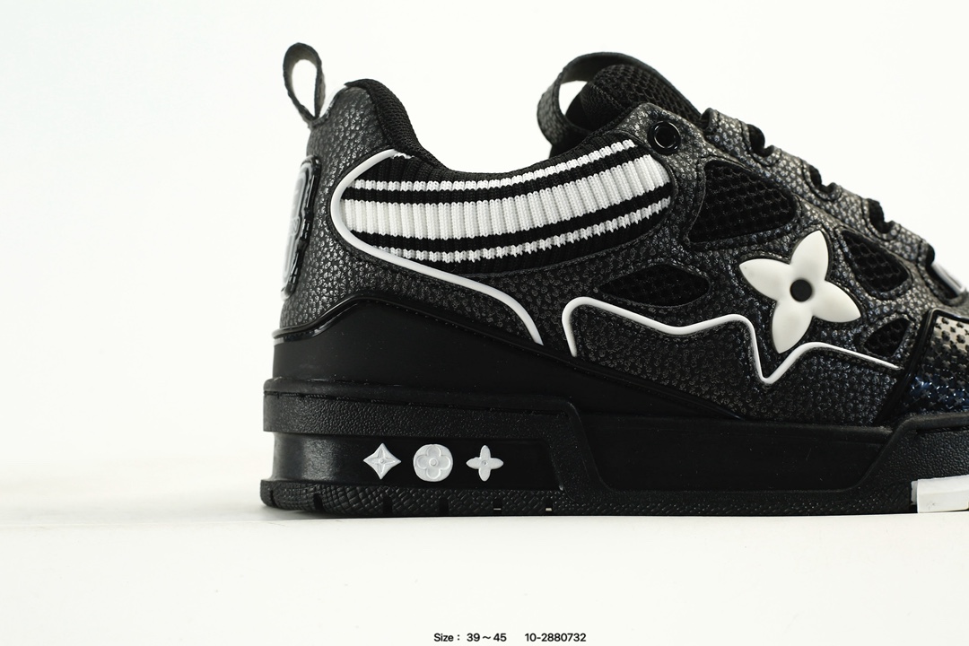 Louis Vuitton Trainer Low Sneakers Black