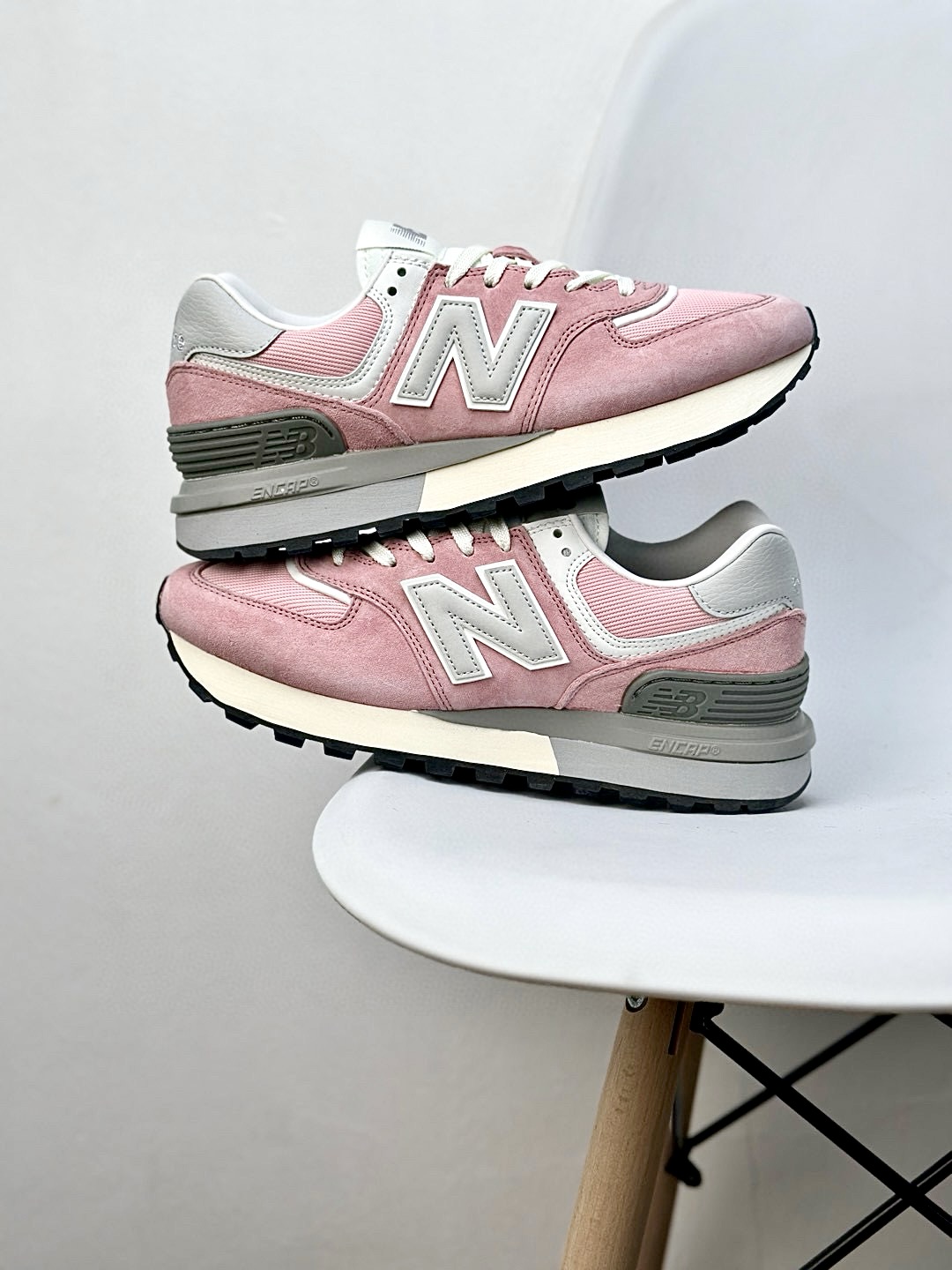 New Balance 574 Retro Sneakers Pink