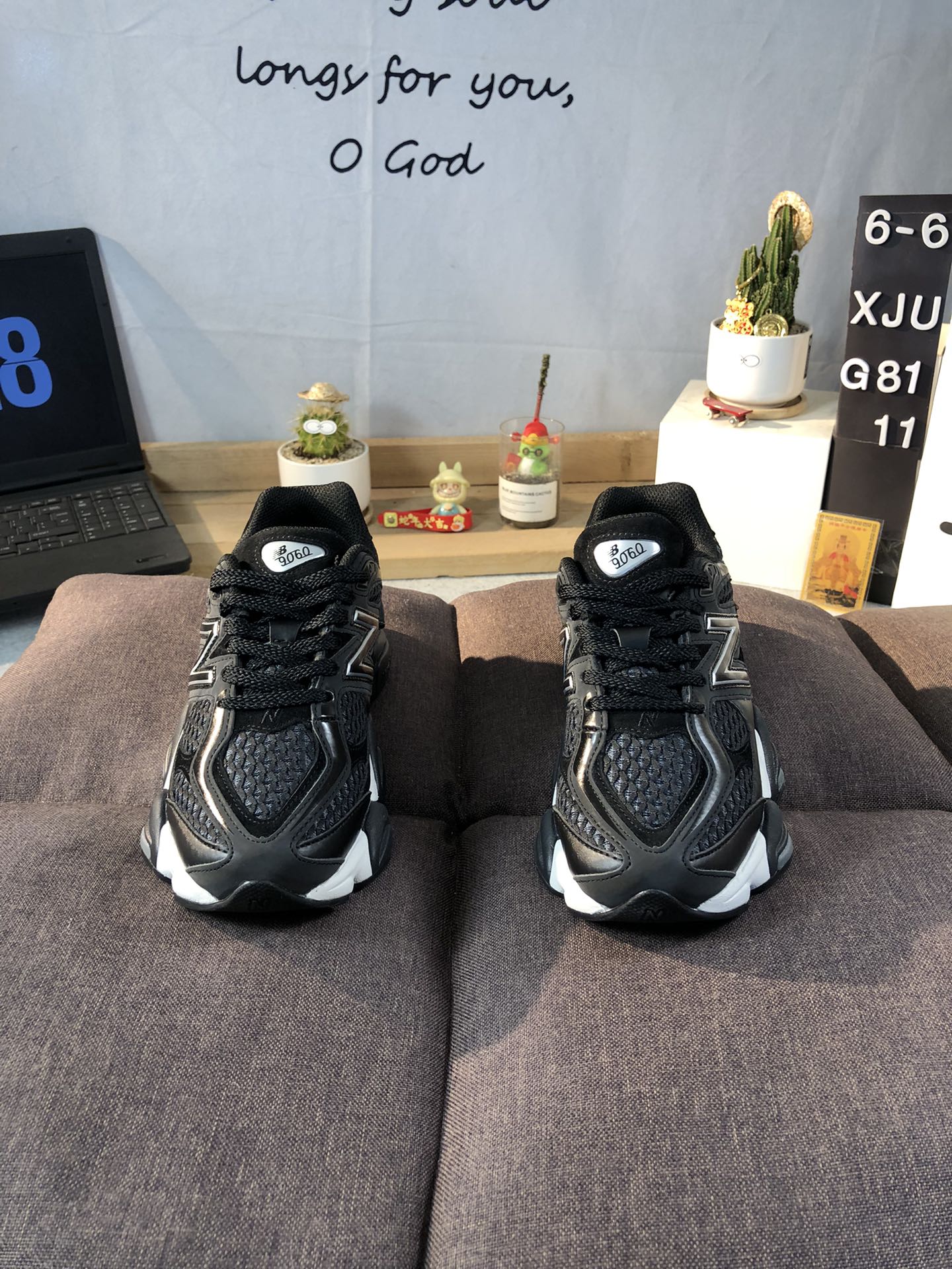 New Balance 9060 Dad Sneakers Black