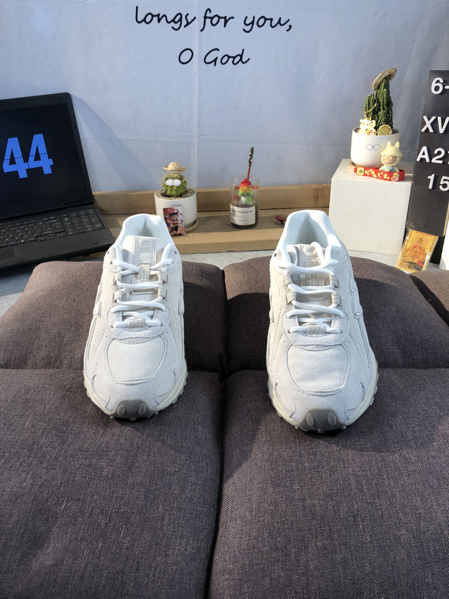 New Balance 204L Low-Top Sneakers Grey