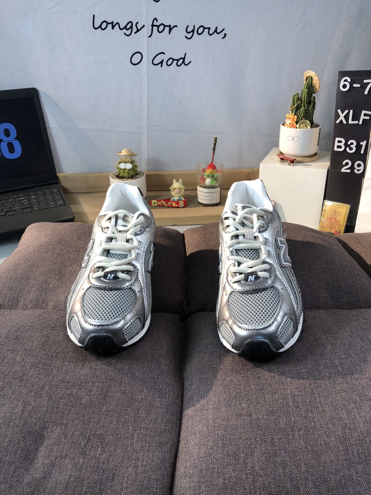 New Balance 204L Low-Top Sneakers Silver