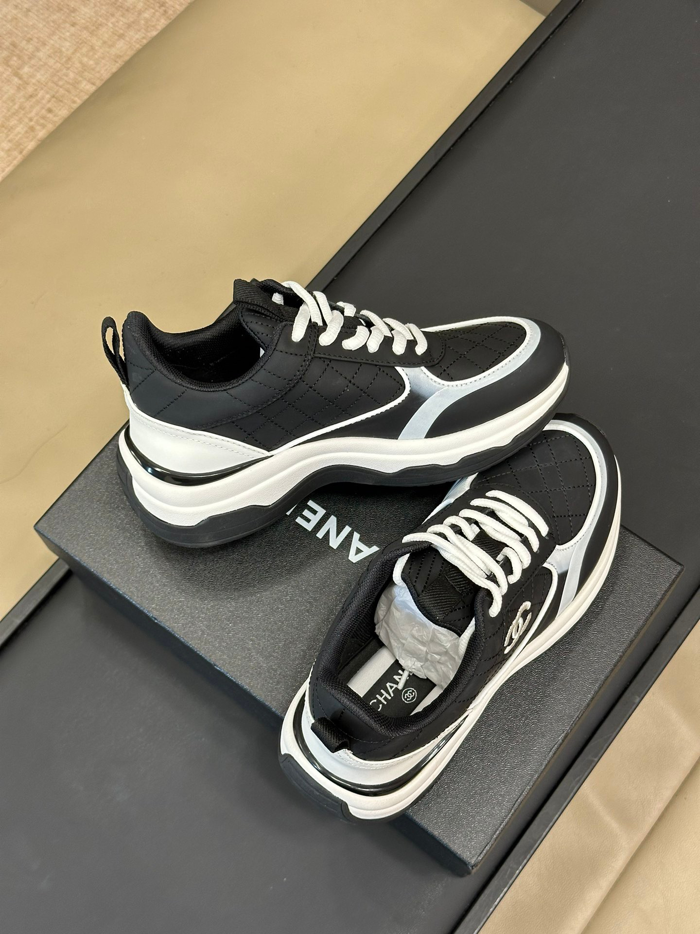 Chanel SS25 CC Logo Sneakers Black/White
