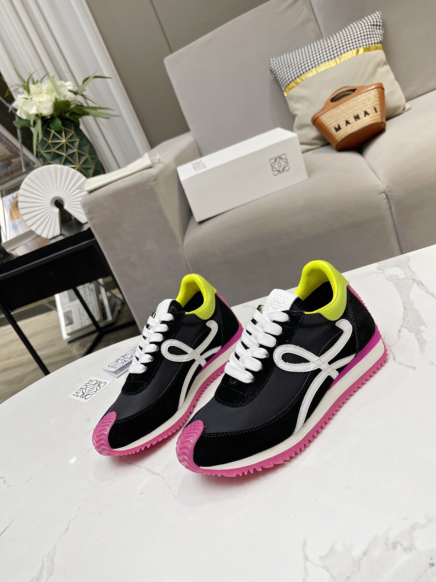 Loewe Hidden Lift Trainer Multi