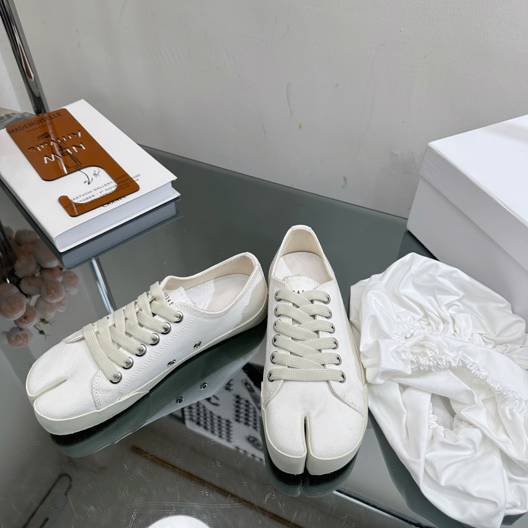 Maison Margiela MM6 Tabi Canvas Sneakers White
