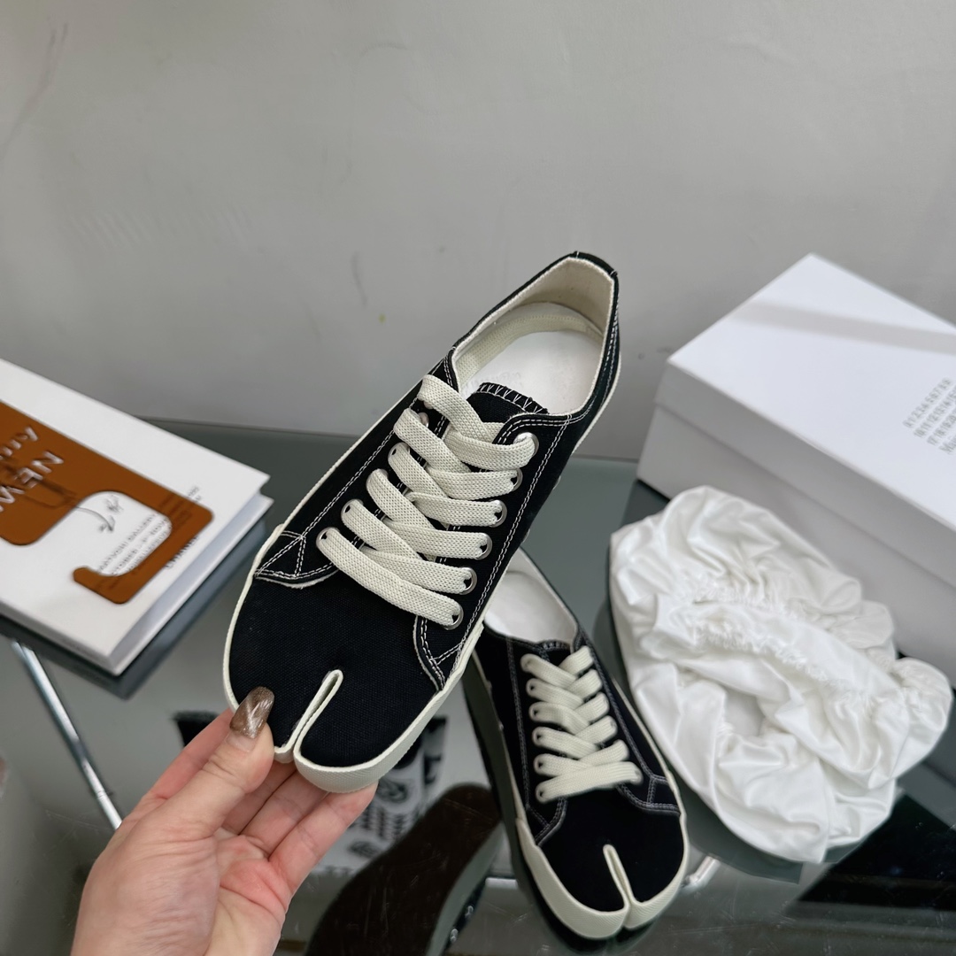 MM6 Maison Margiela Tabi Canvas Sneakers Black