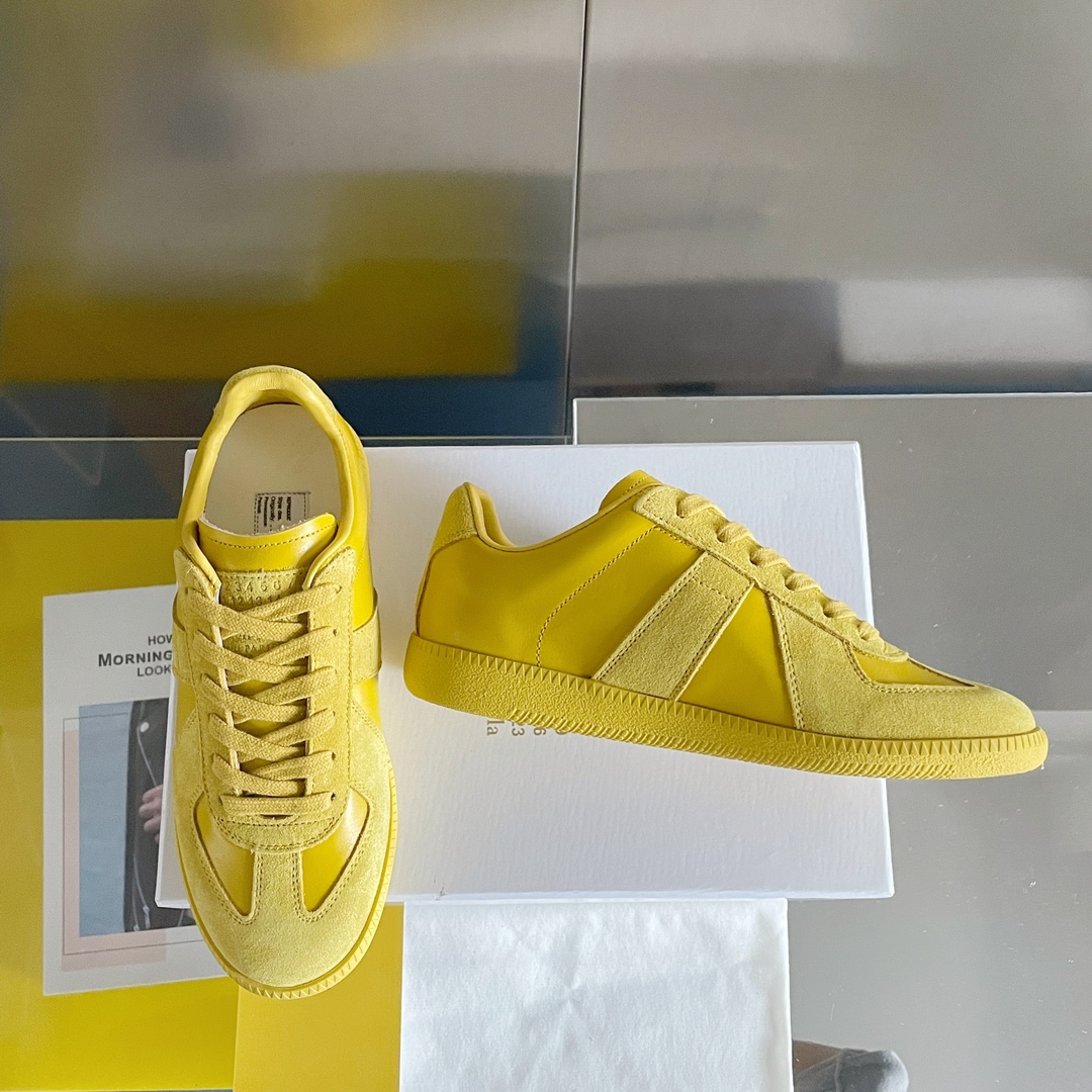 MM6 Maison Margiela T-Toe Trainer Sneakers Yellow