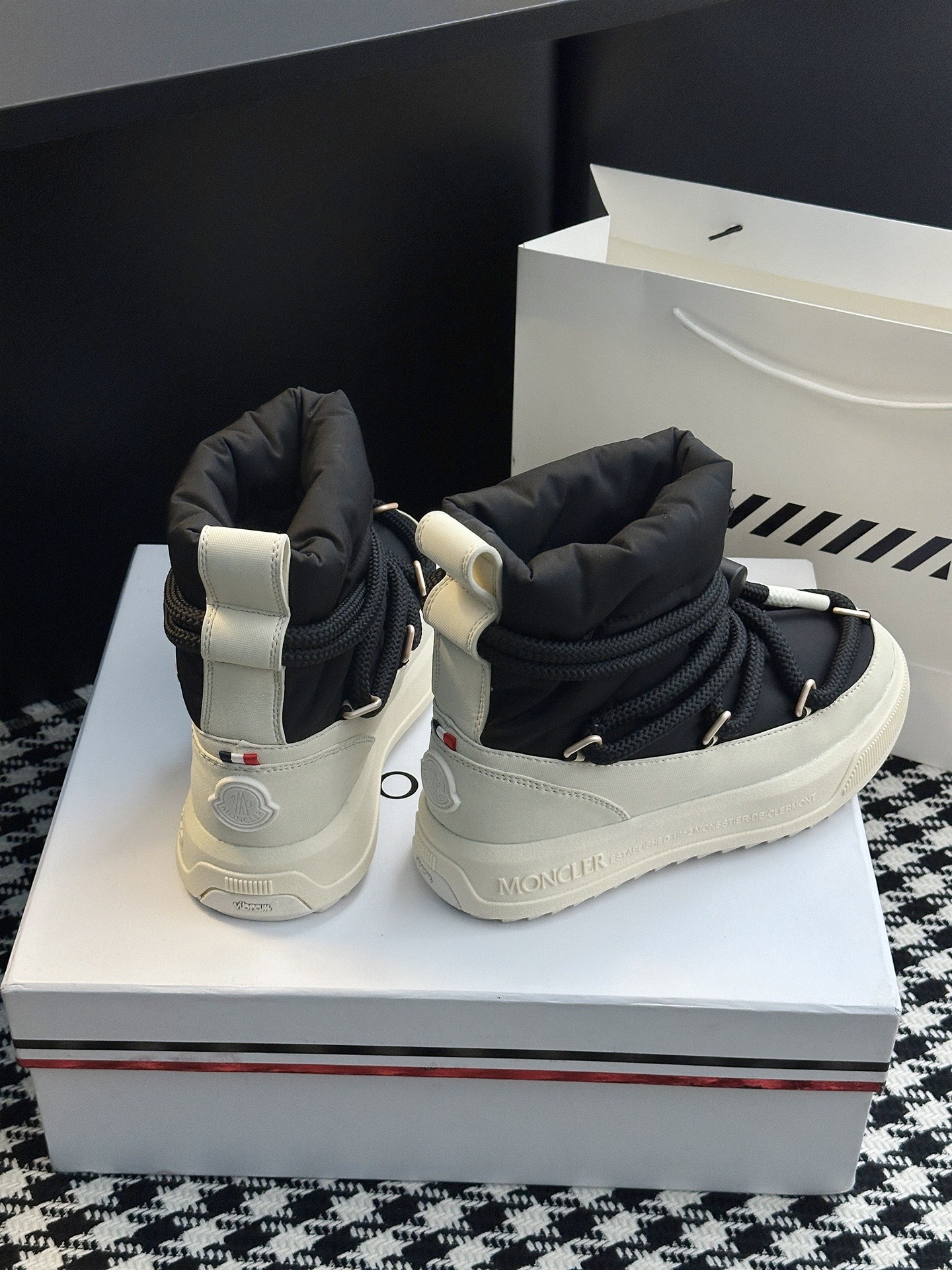 Moncler Altive Mid Down Boots Black