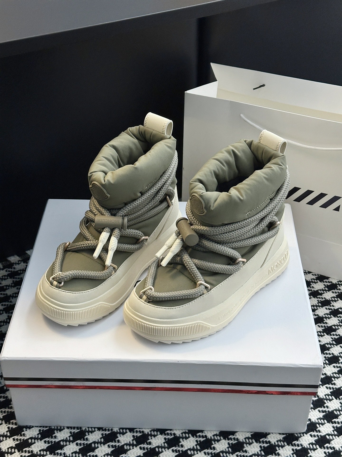 Moncler Altive Mid Snow Boots Olive