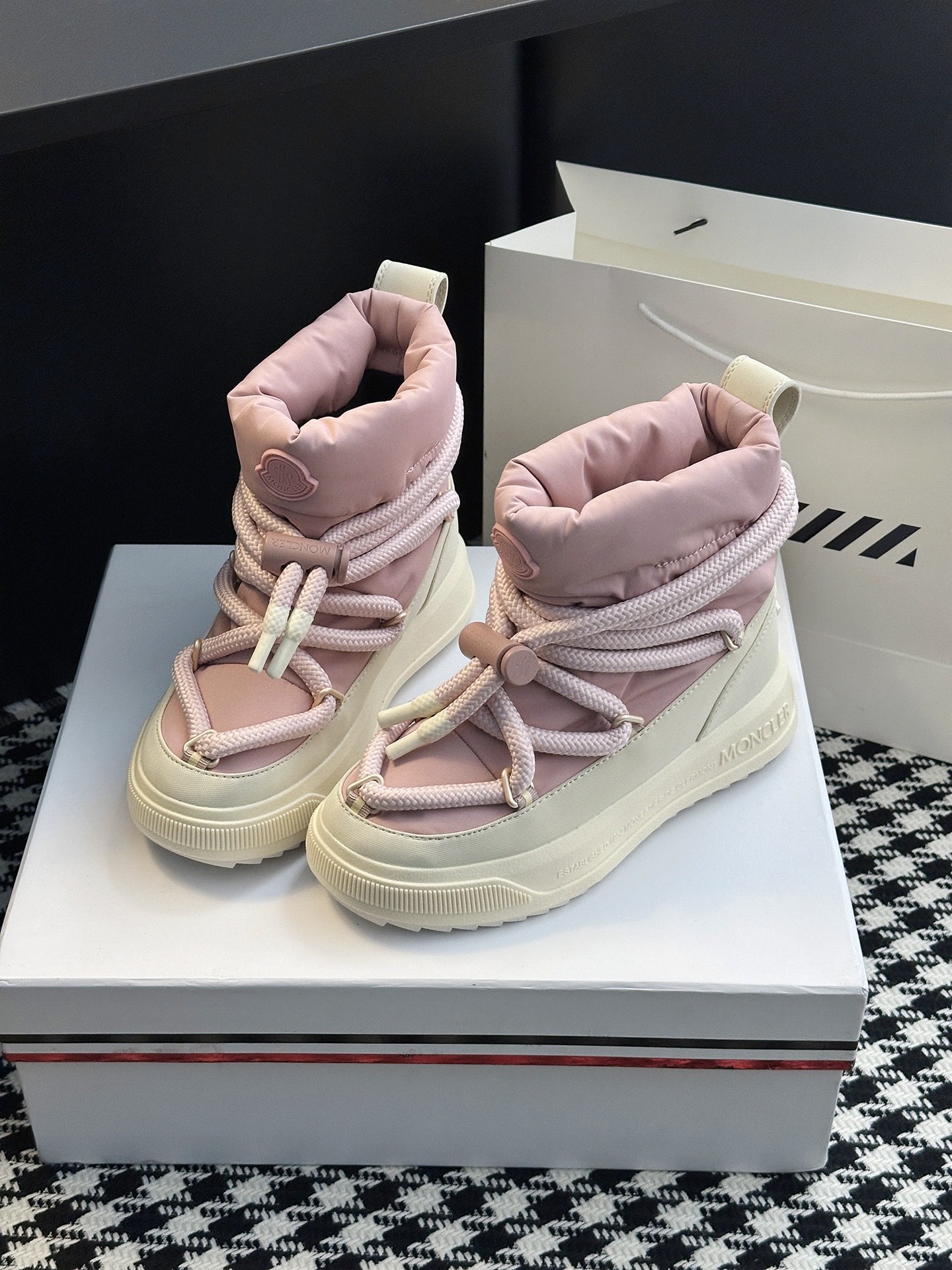 Moncler Altive Mid Snow Boots Pink