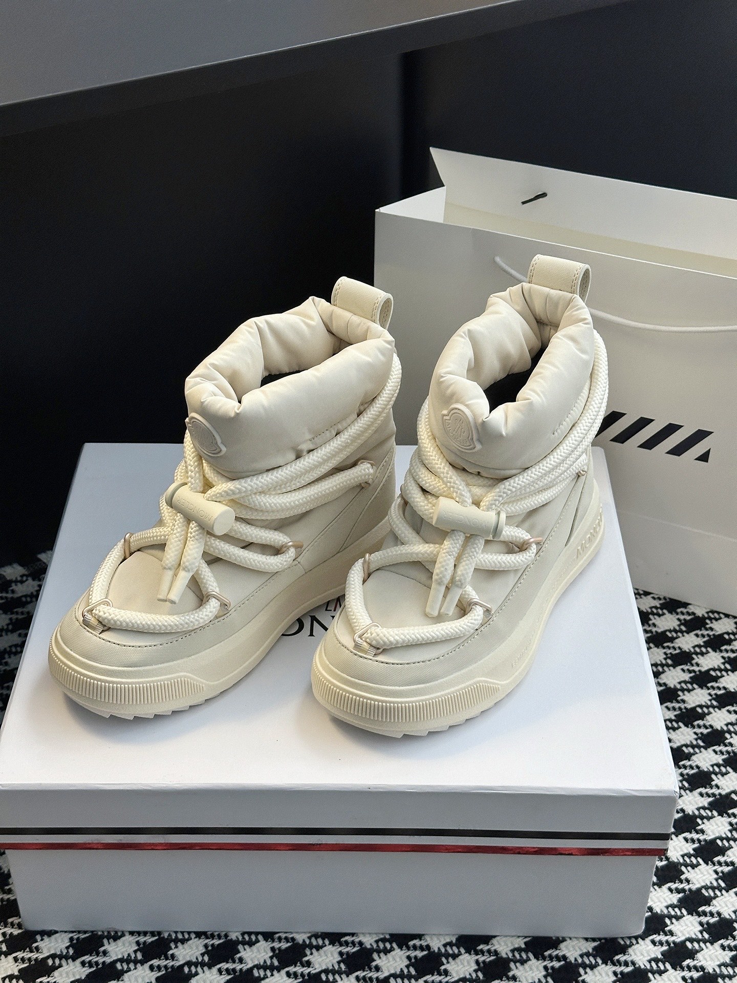 Moncler Altive Mid Snow Boots White