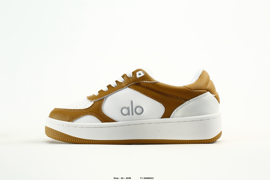 Alo Yoga Alo Runner Low-Top Sneakers Brown/White