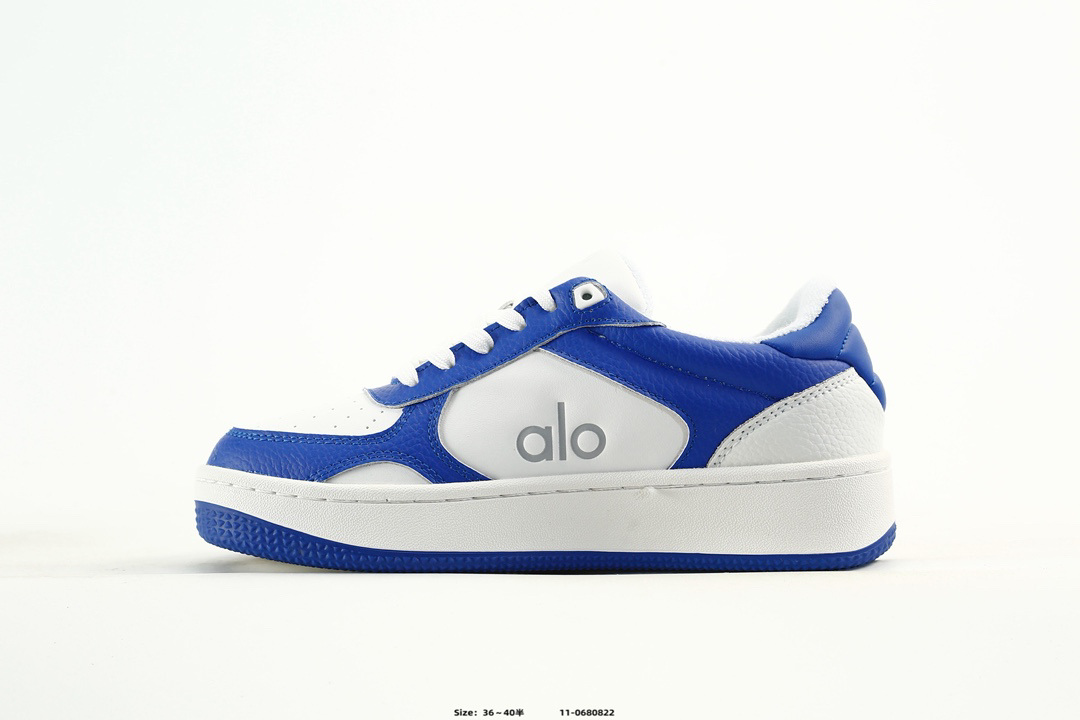 Alo Yoga Alo Runner Low-Top Sneakers Blue/White