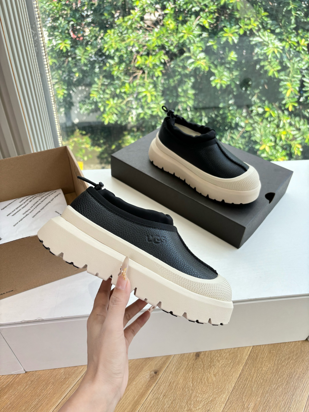 UGG Cozy Platform Clog Black