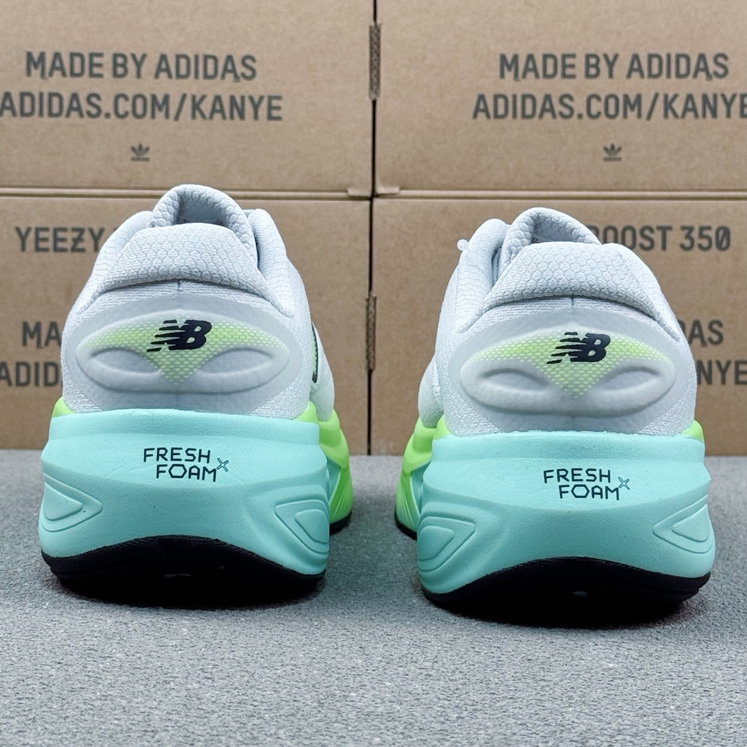 New Balance Fresh Foam Runner Shoes White/Green