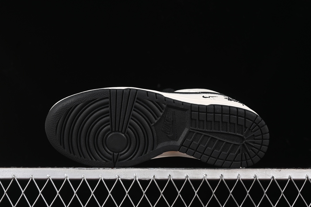 Nike SB Dunk Low Stussy Collab Skate Shoes Off-White/Black