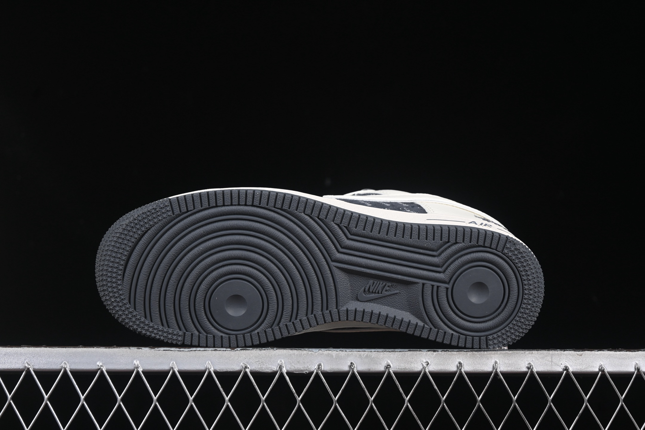 Nike x Stussy Air Force 1 '07 Low Sneakers Beige/Dark Gray