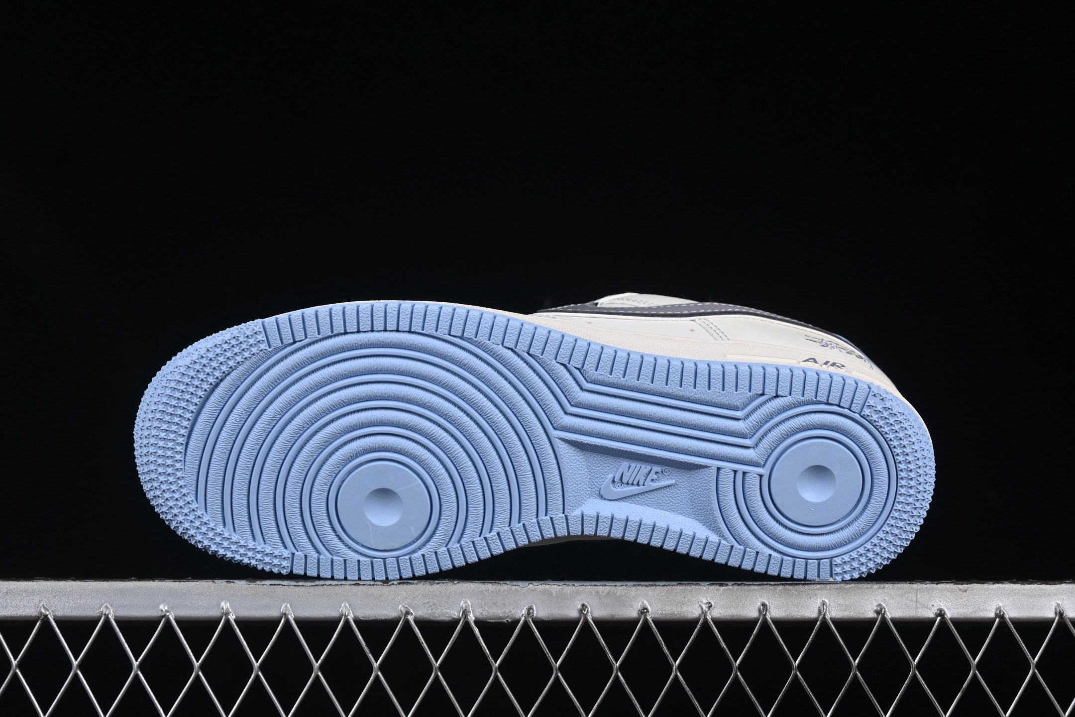 Nike Air Force 1 '07 LV8 Low x Stussy Sneakers Grey Blue