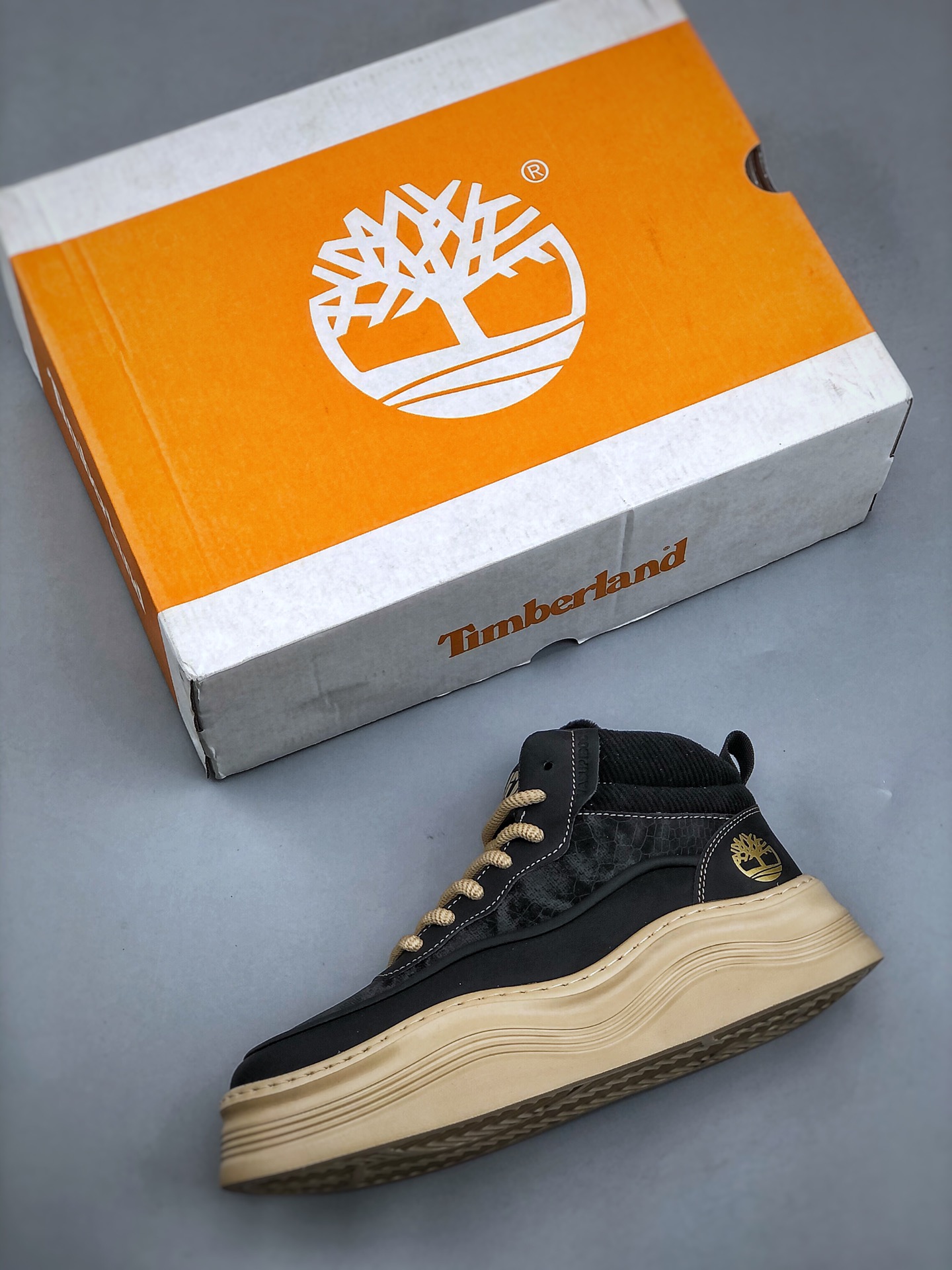 Undefeated x Timberland Fleece-Lined Boots Black/Tan
