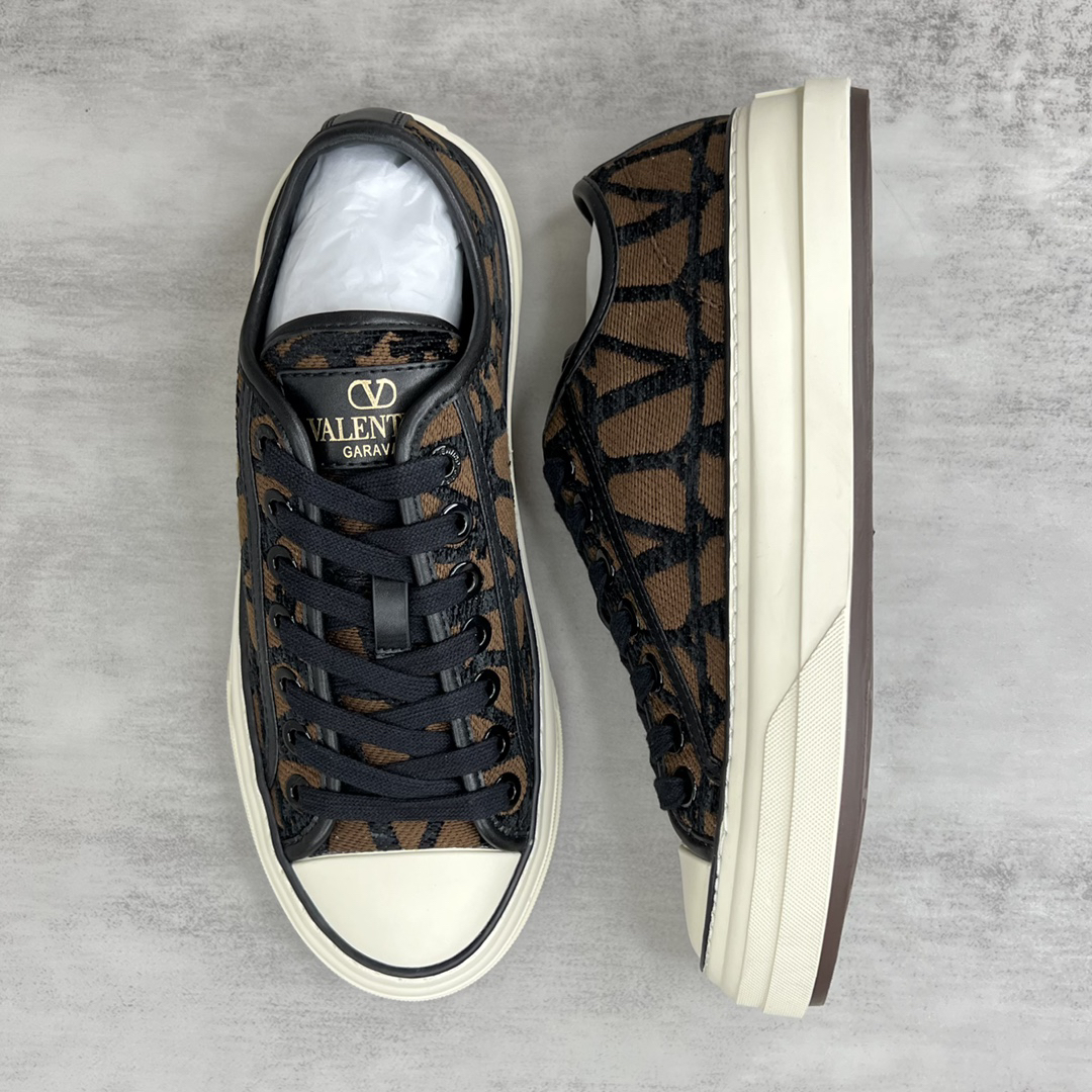 Valentino Garavani V Logo Low-Top Sneakers Brown