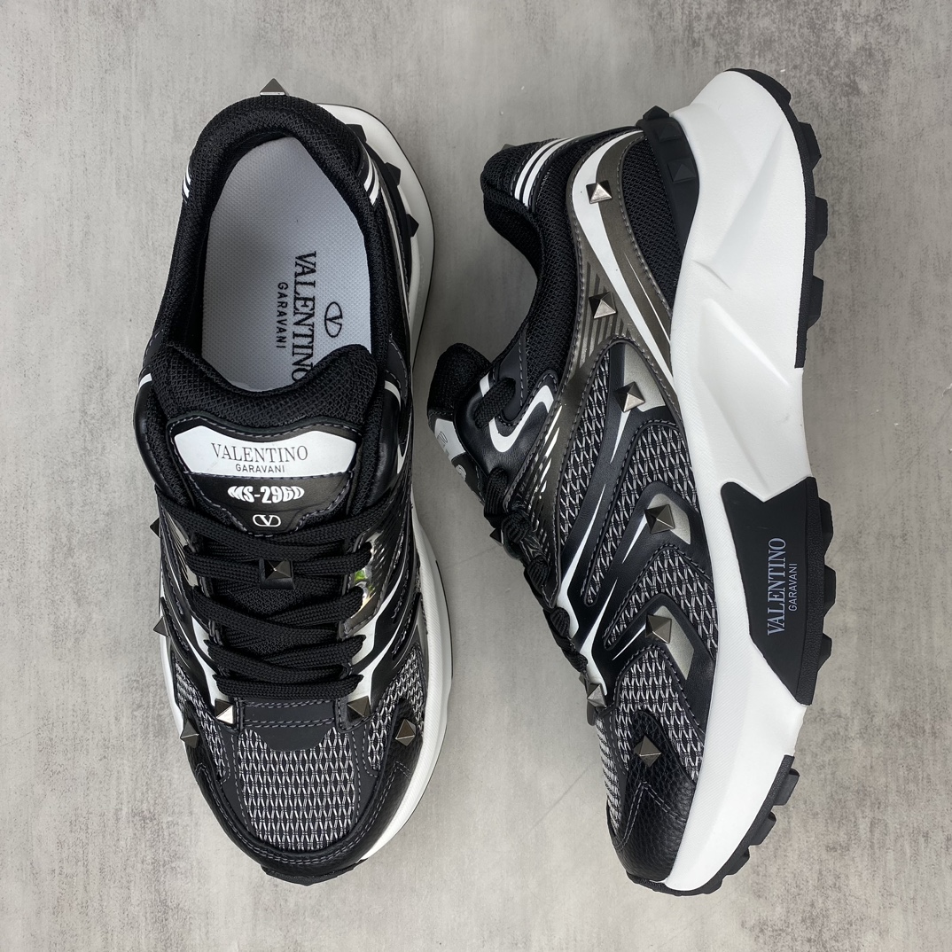 Valentino Garavani Totaloop V Sneakers Black