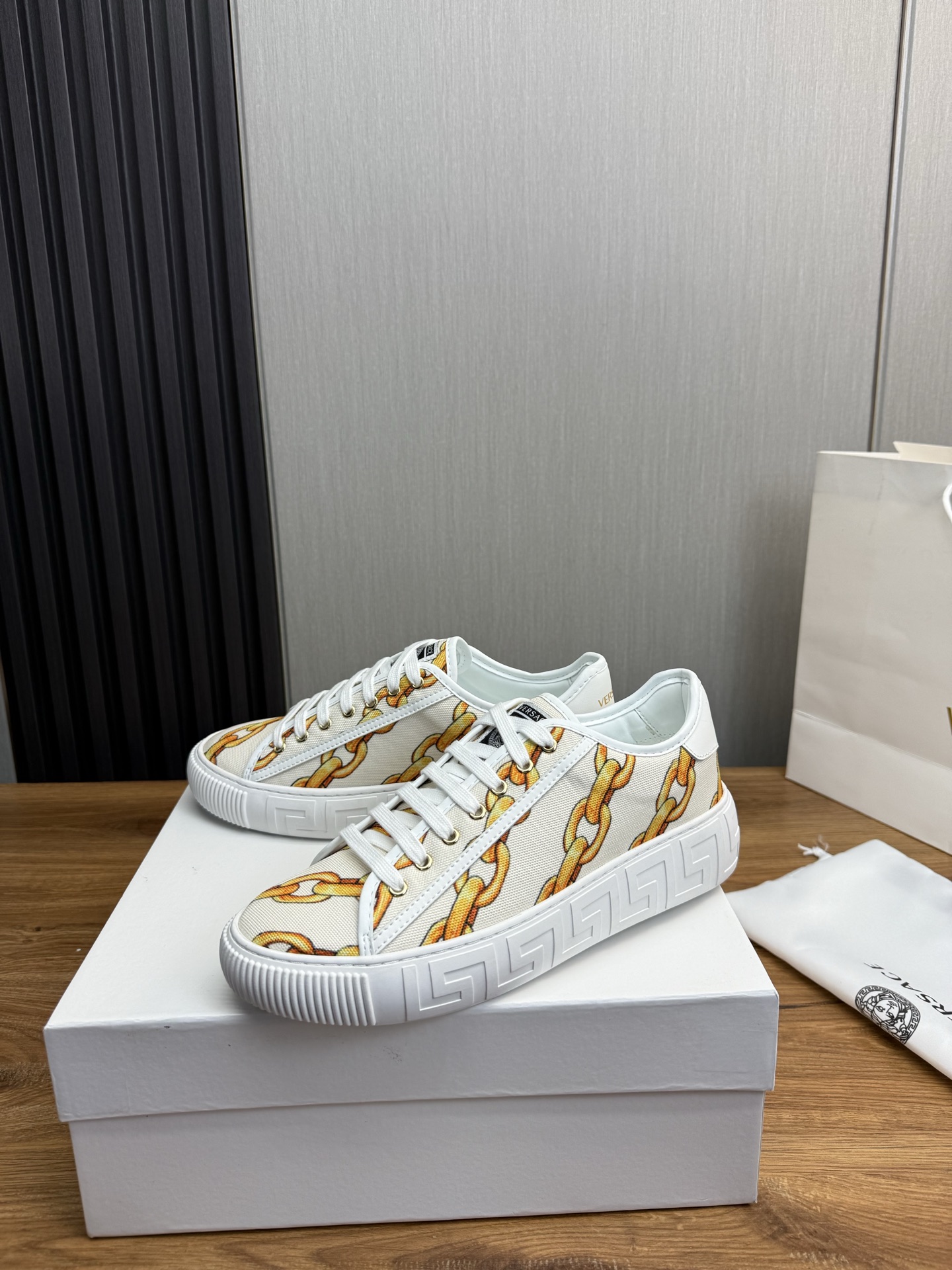 Versace Chain Print Low-Top Sneakers Multicolor