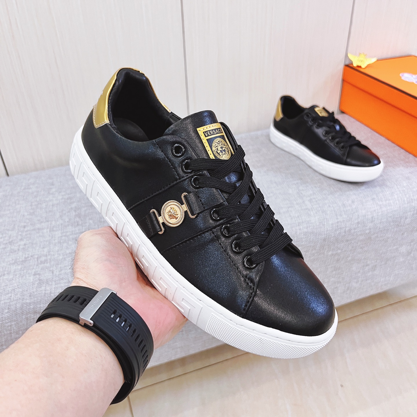 Versace Leather Low-Top Sneakers Black/Gold