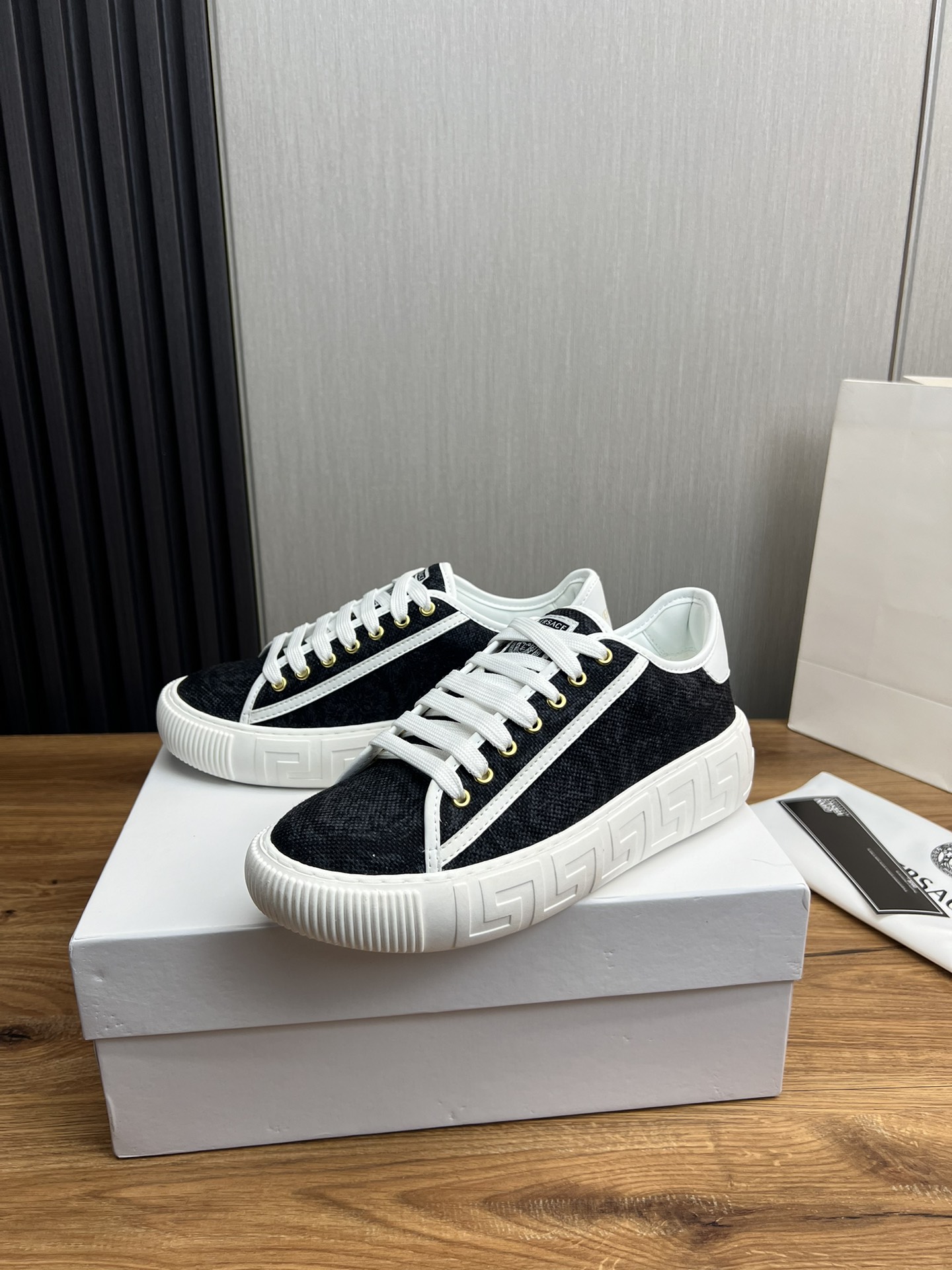 Versace Leather Low-Top Sneakers Black/White