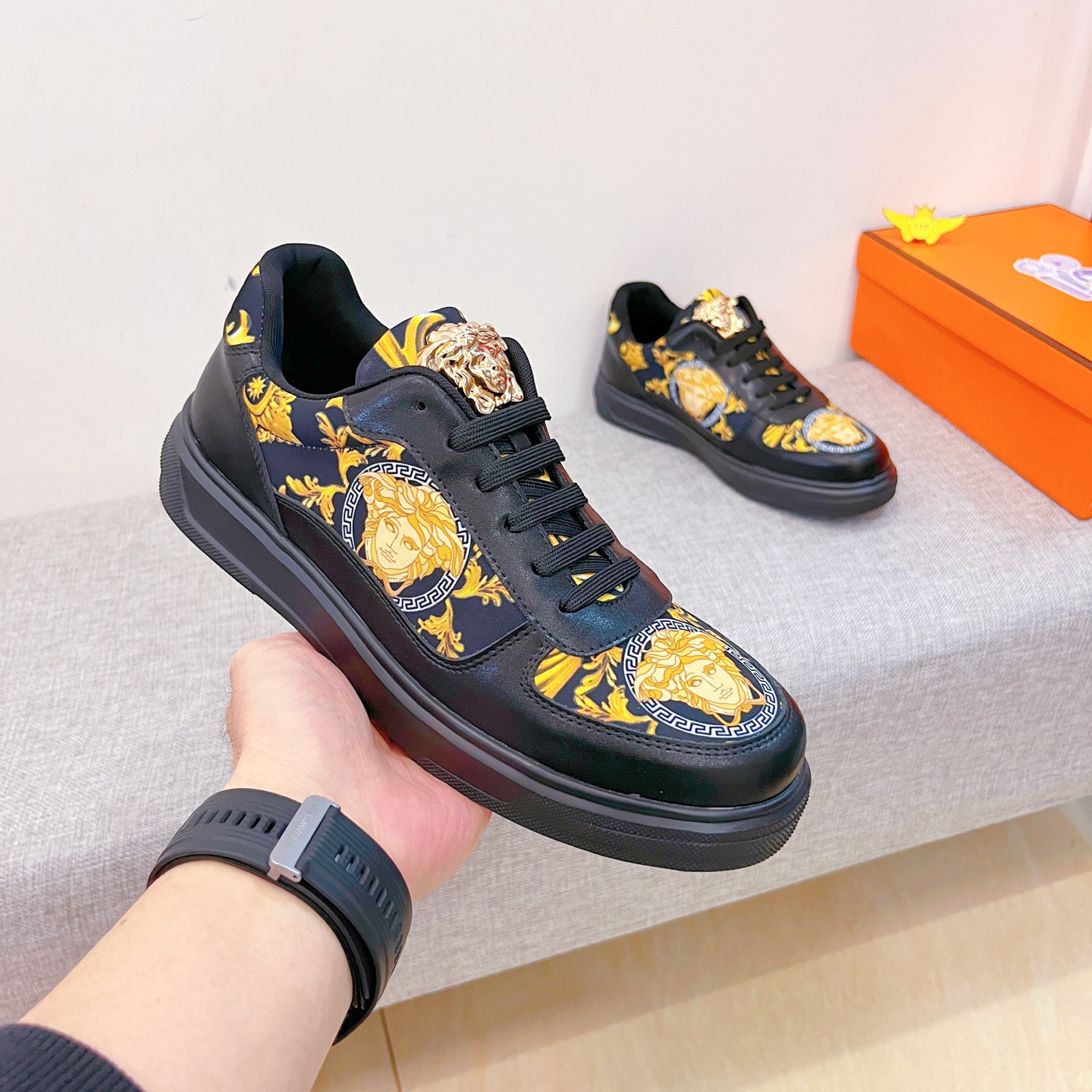 Versace Medusa Leather Low-Top Sneakers Black/Gold