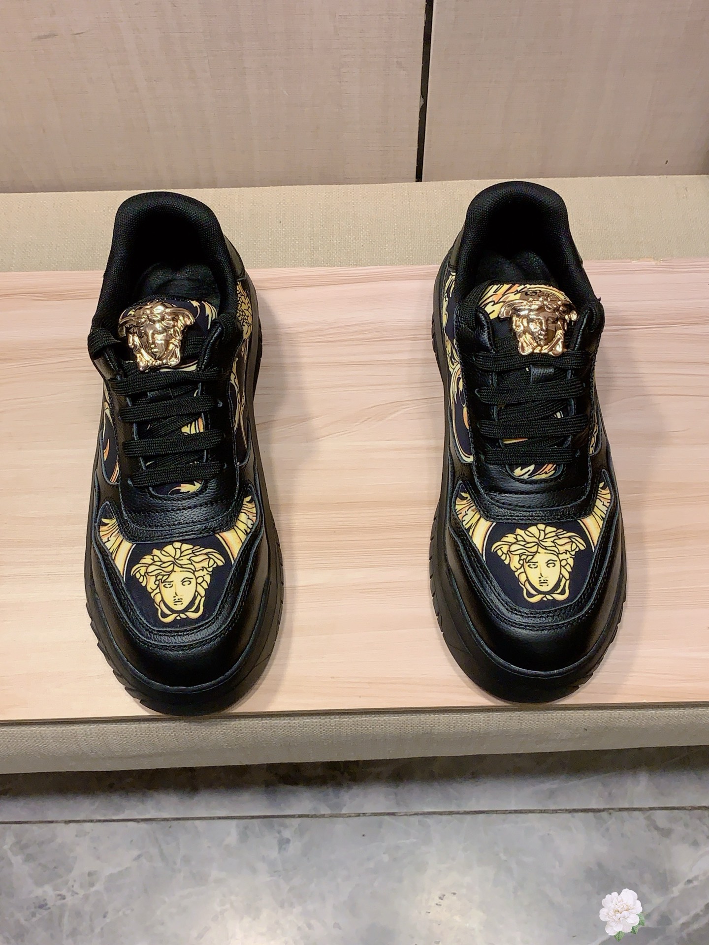 Versace Medusa Low-Top Sneakers Multicolor