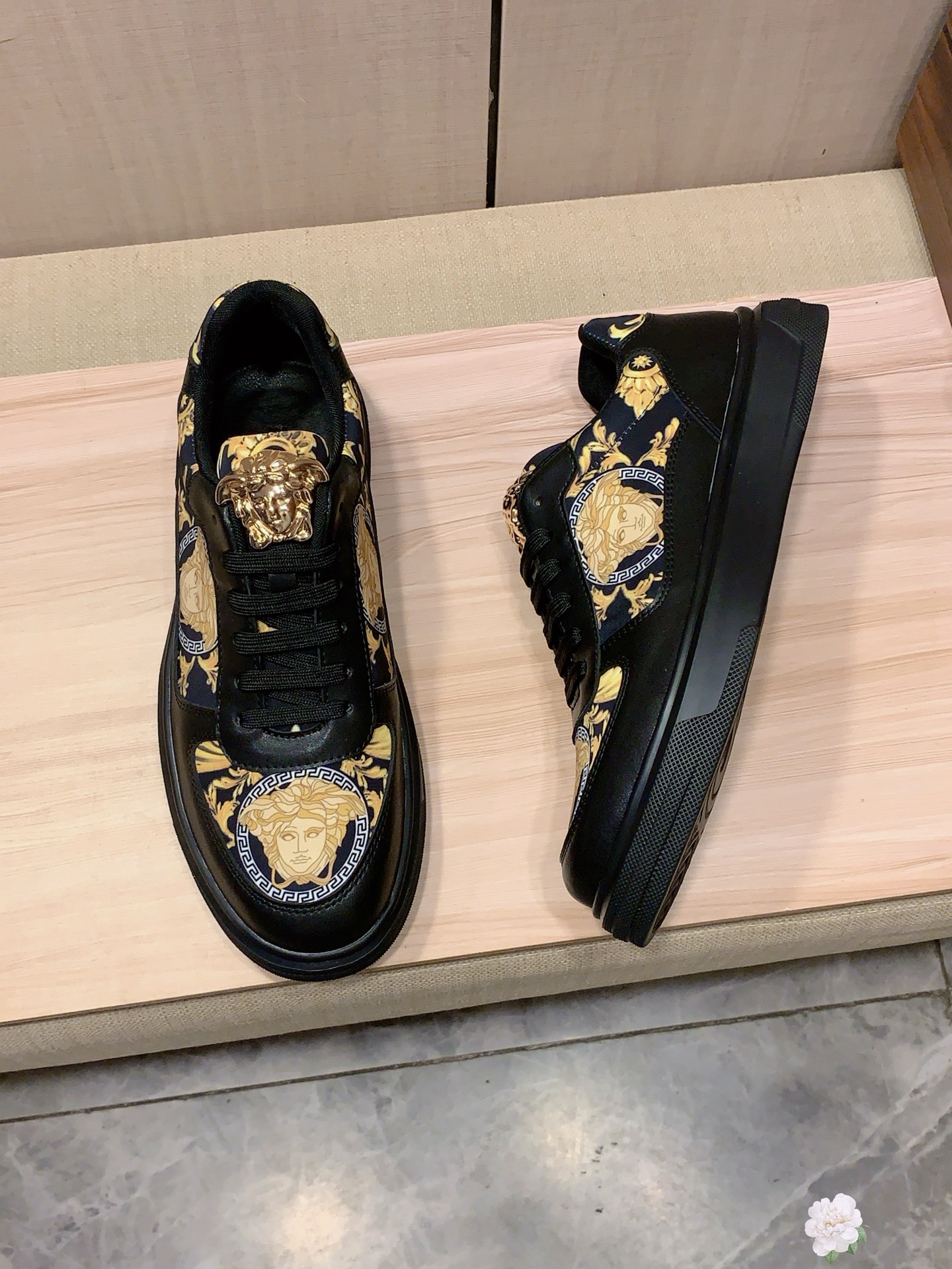 Versace Medusa Baroque Low-Top Sneakers Black/Gold