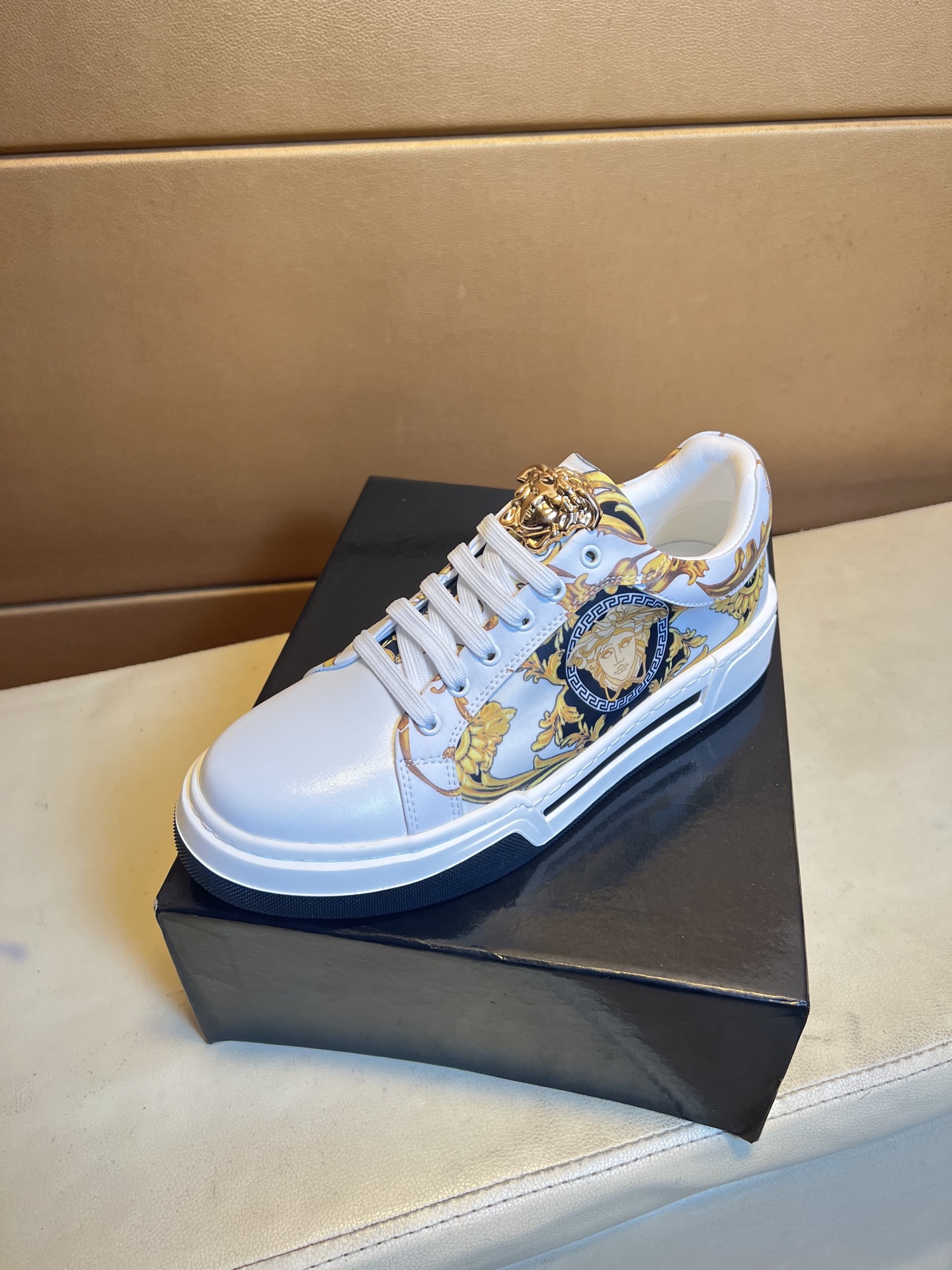 Versace Baroque Medusa Low-Top Sneakers White/Gold