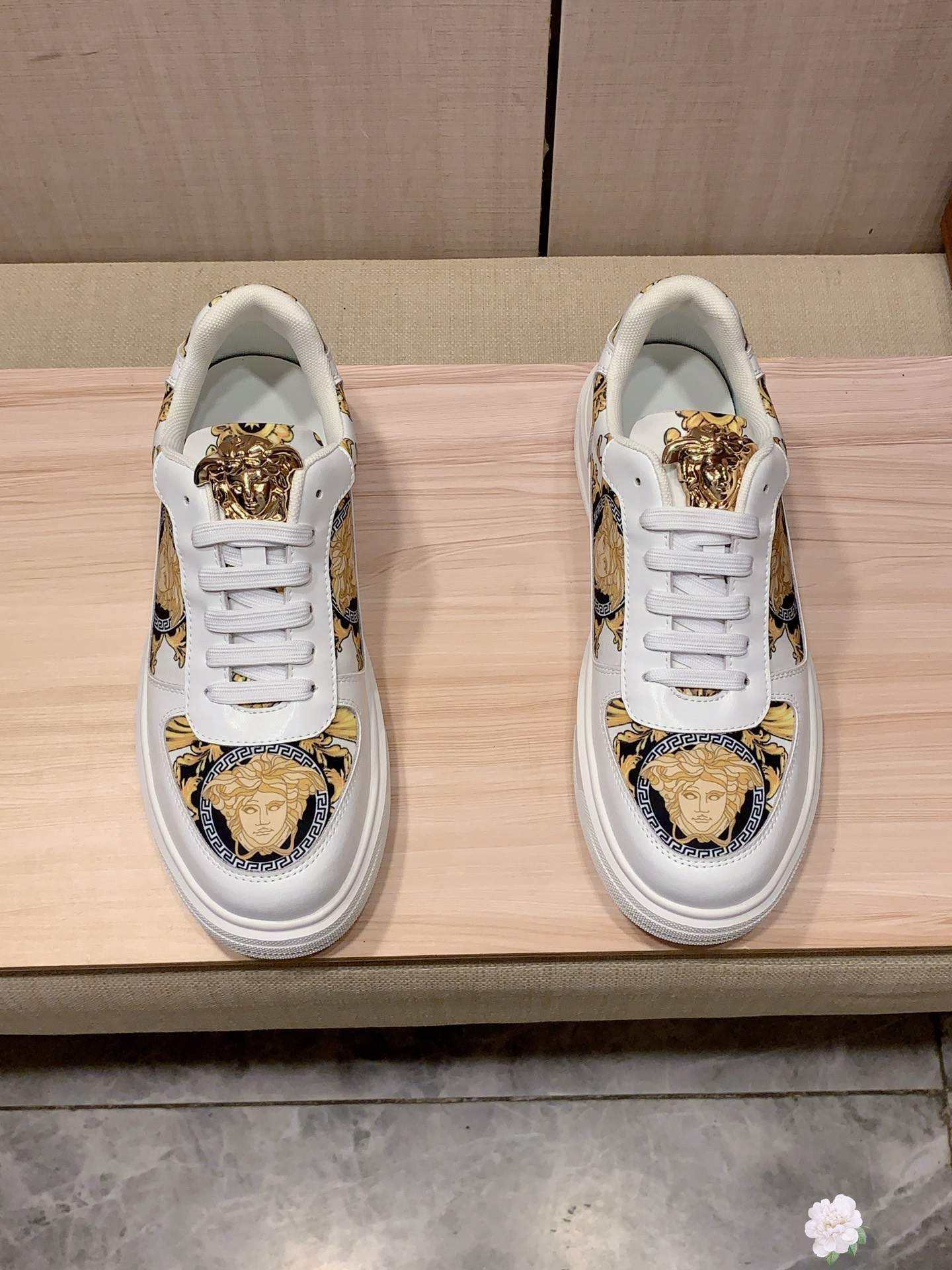 Versace Medusa Low-Top Sneakers Multicolor