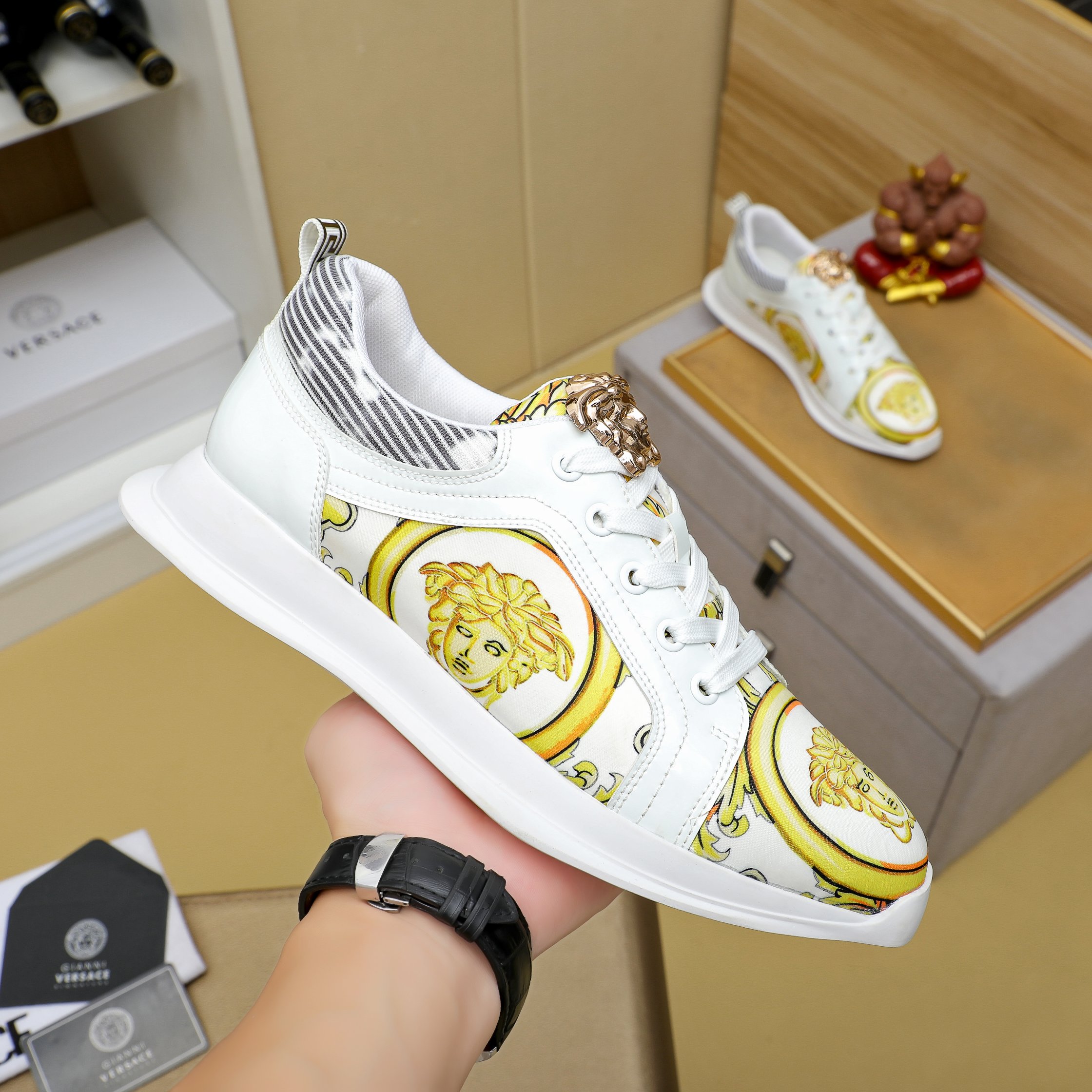 Versace Medusa Graphic Low-Top Sneakers White/Gold