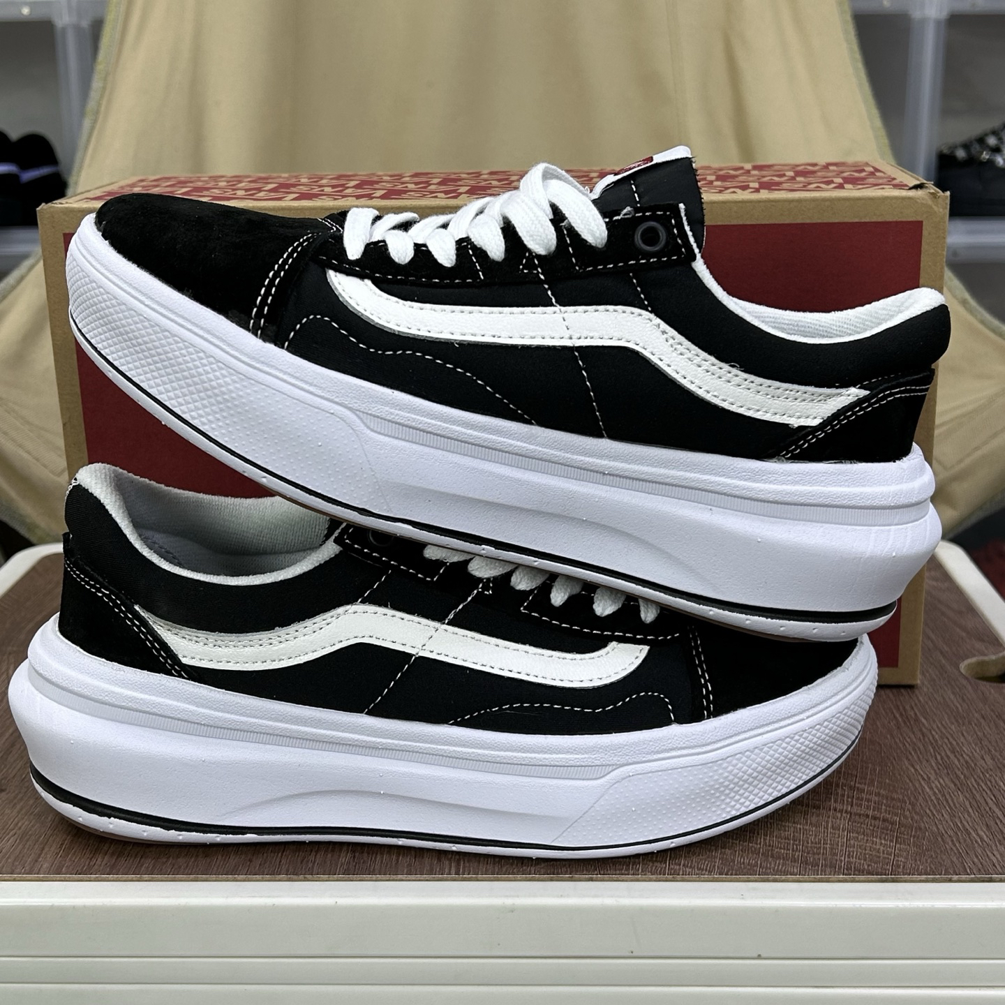 Vans Old Skool Overt ComfyCush Low-Top Skate Shoes Black/White