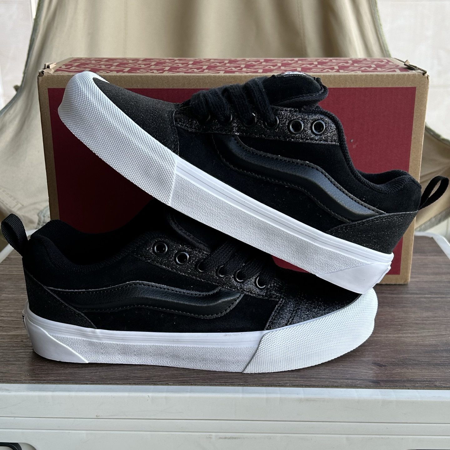 Vans Knu Skool Low-Top Skate Shoes Black/White