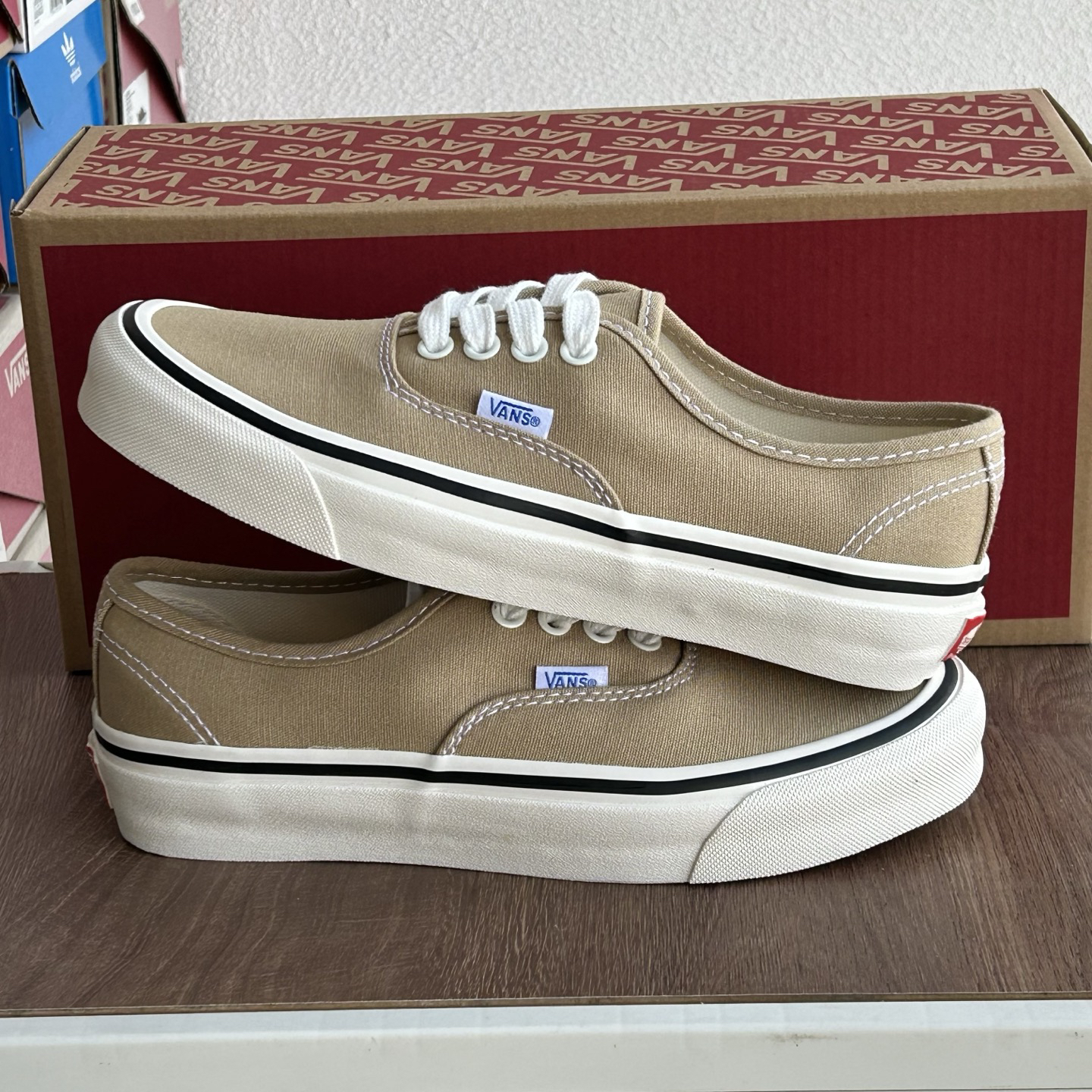 Vans Authentic 44 DX Low-Top Skate Shoes Beige