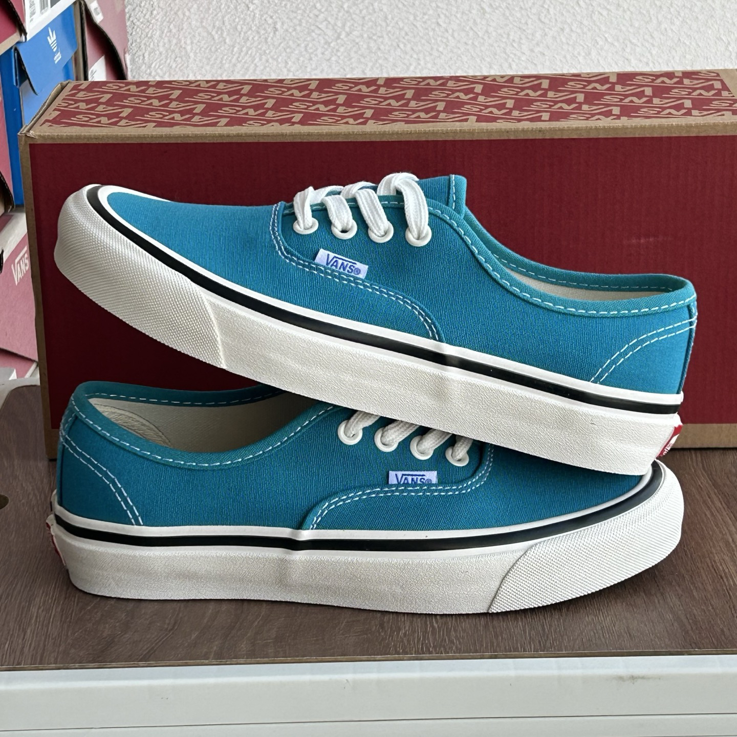 Vans Authentic 44 DX Low-Top Skate Shoes Teal Blue